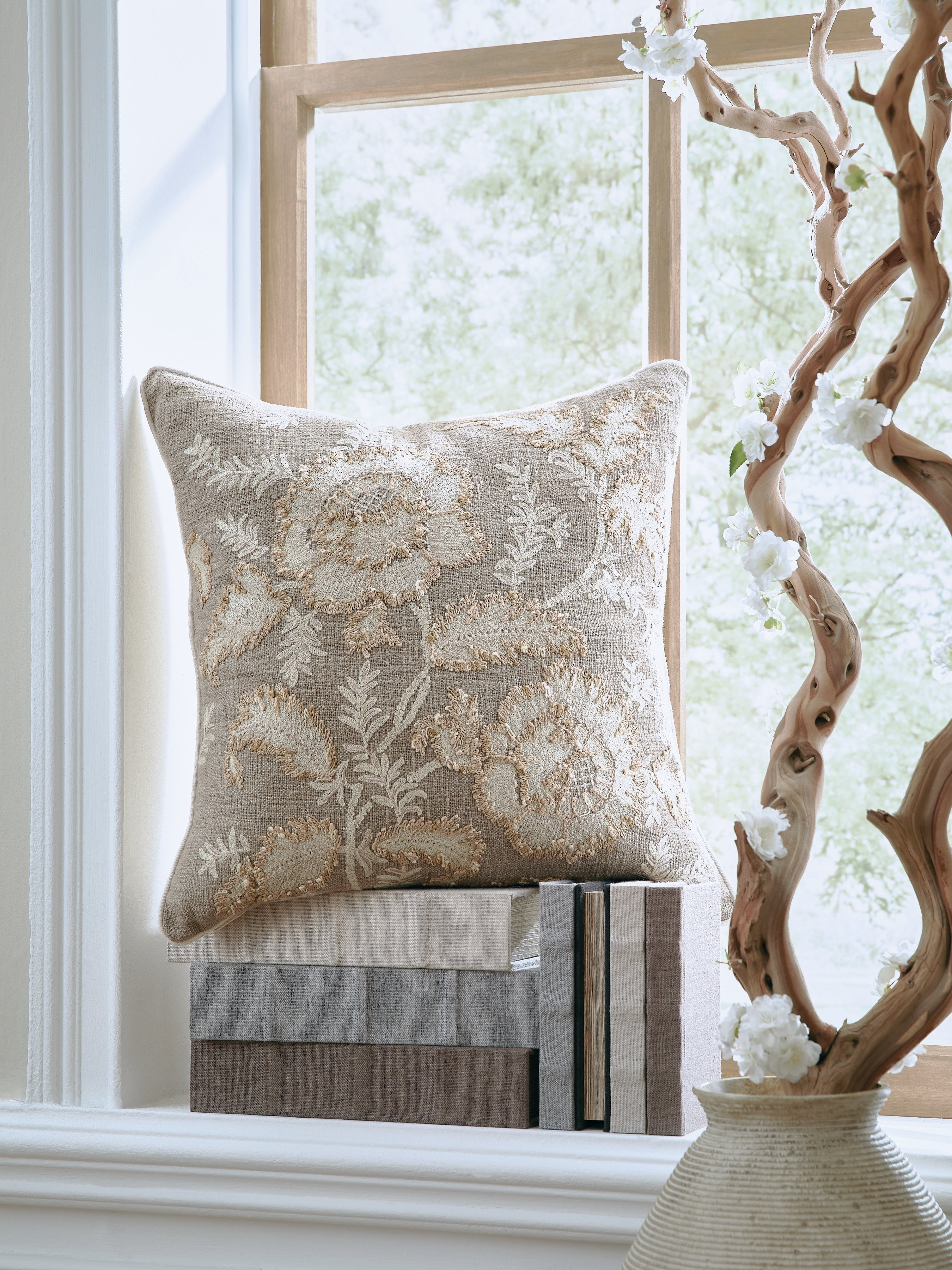 Best Deals Furniture - Ashley Furniture - Viveka Pillow (Set of 4) - Pillow (4/CS) - A1001146