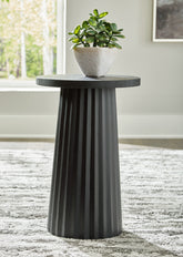 Best Deals Furniture - Ashley Furniture - Ceilby Accent Table - Accent Table - A4000603