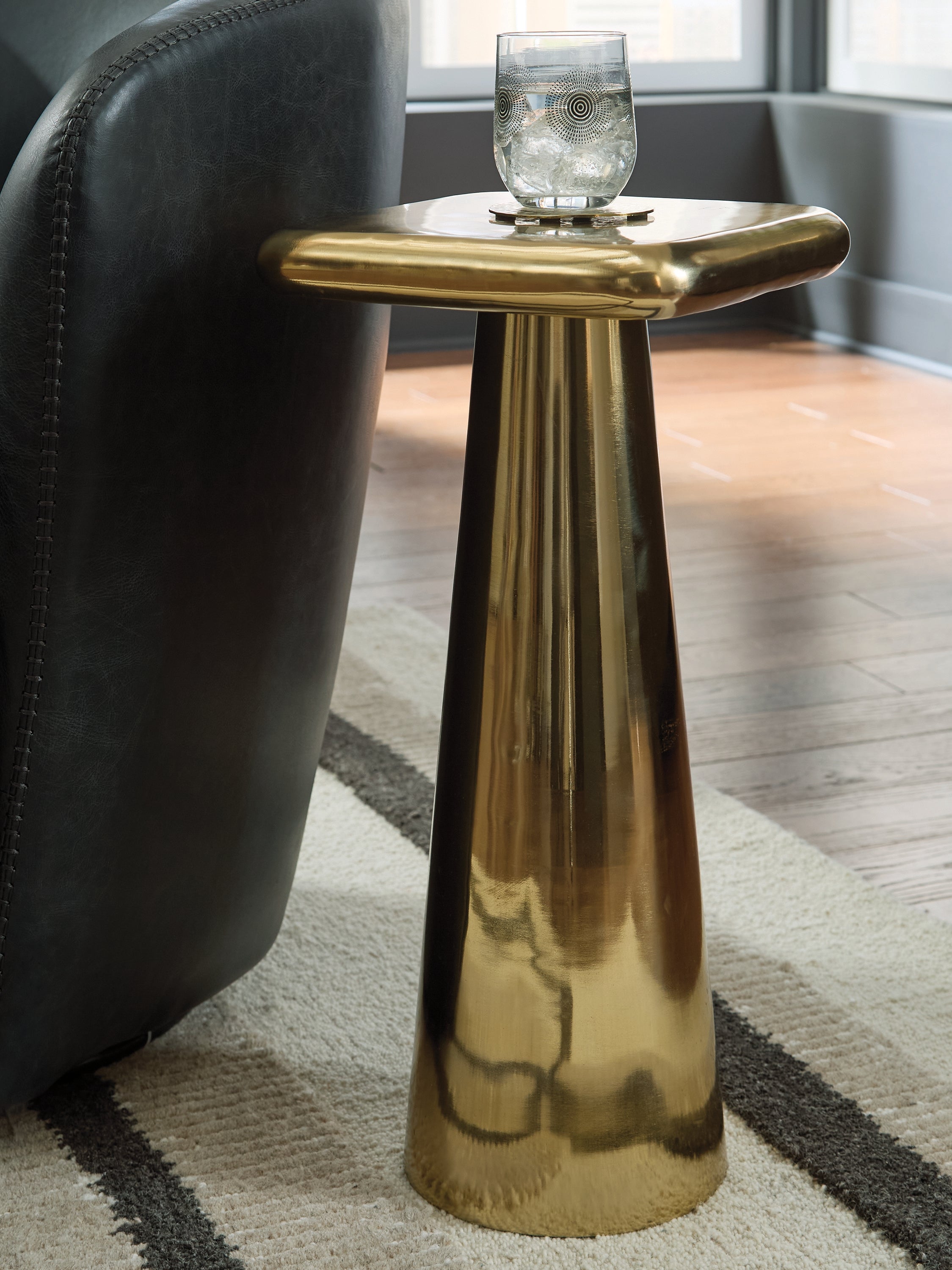 Best Deals Furniture - Ashley Furniture - Dallenburg Accent Table - Accent Table - A4000717