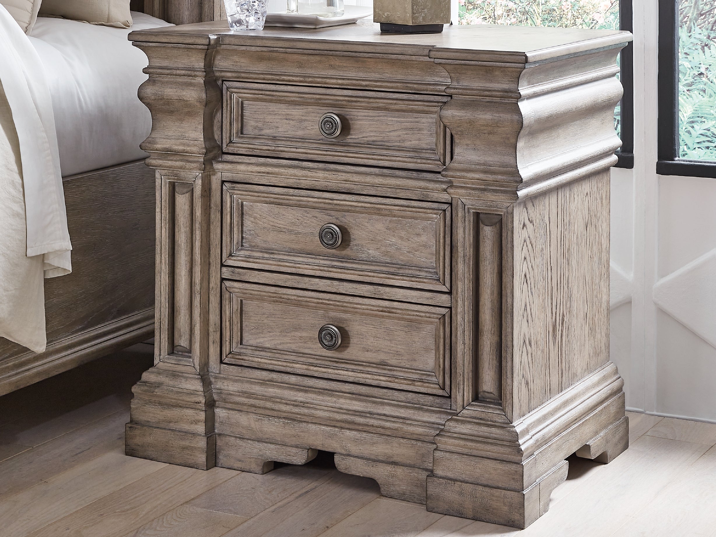 Best Deals Furniture - Ashley Furniture - Blairhurst Nightstand - Three Drawer Night Stand - B916-93