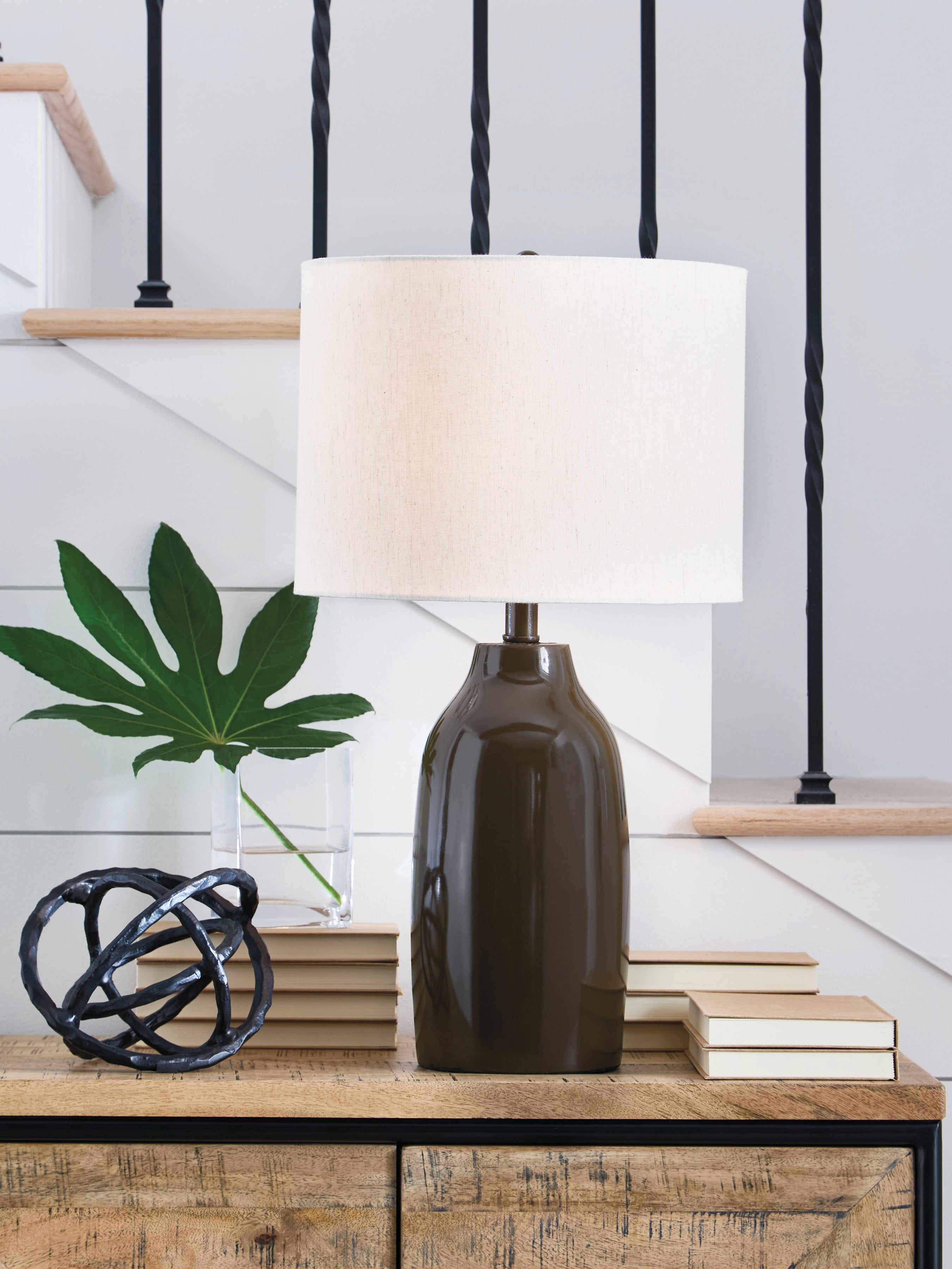 Best Deals Furniture - Ashley Furniture - Jyler Table Lamp - Terracotta Table Lamp (1/CN) - L100904