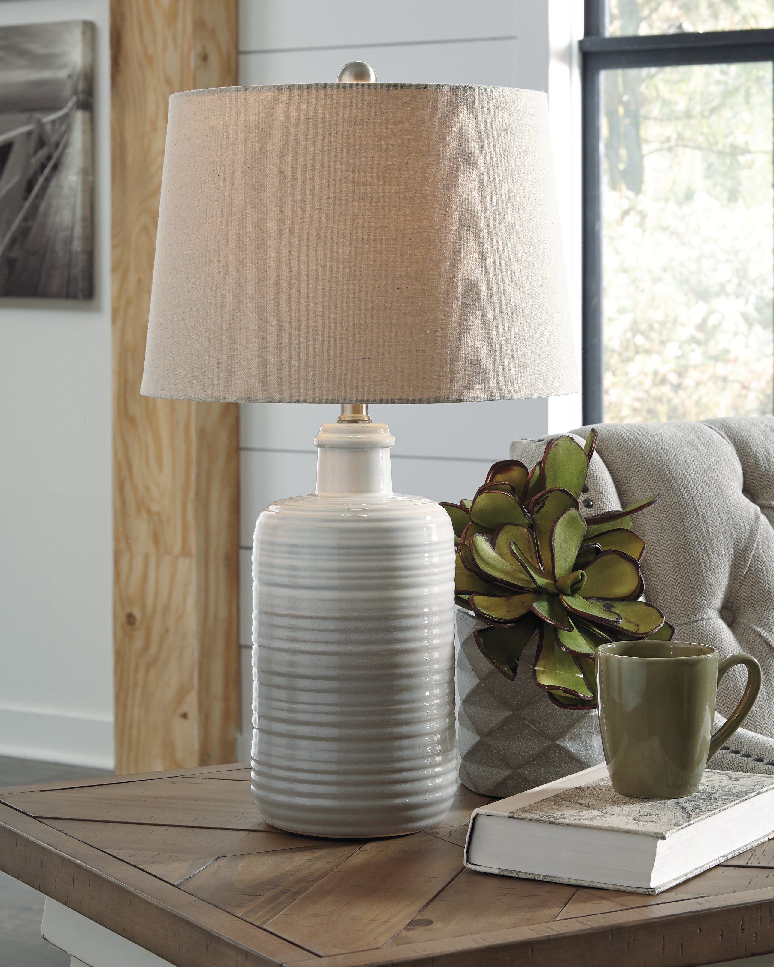 Best Deals Furniture - Ashley Furniture - Marnina Table Lamp (Set of 2) - Ceramic Table Lamp (Set of 2) - L121854