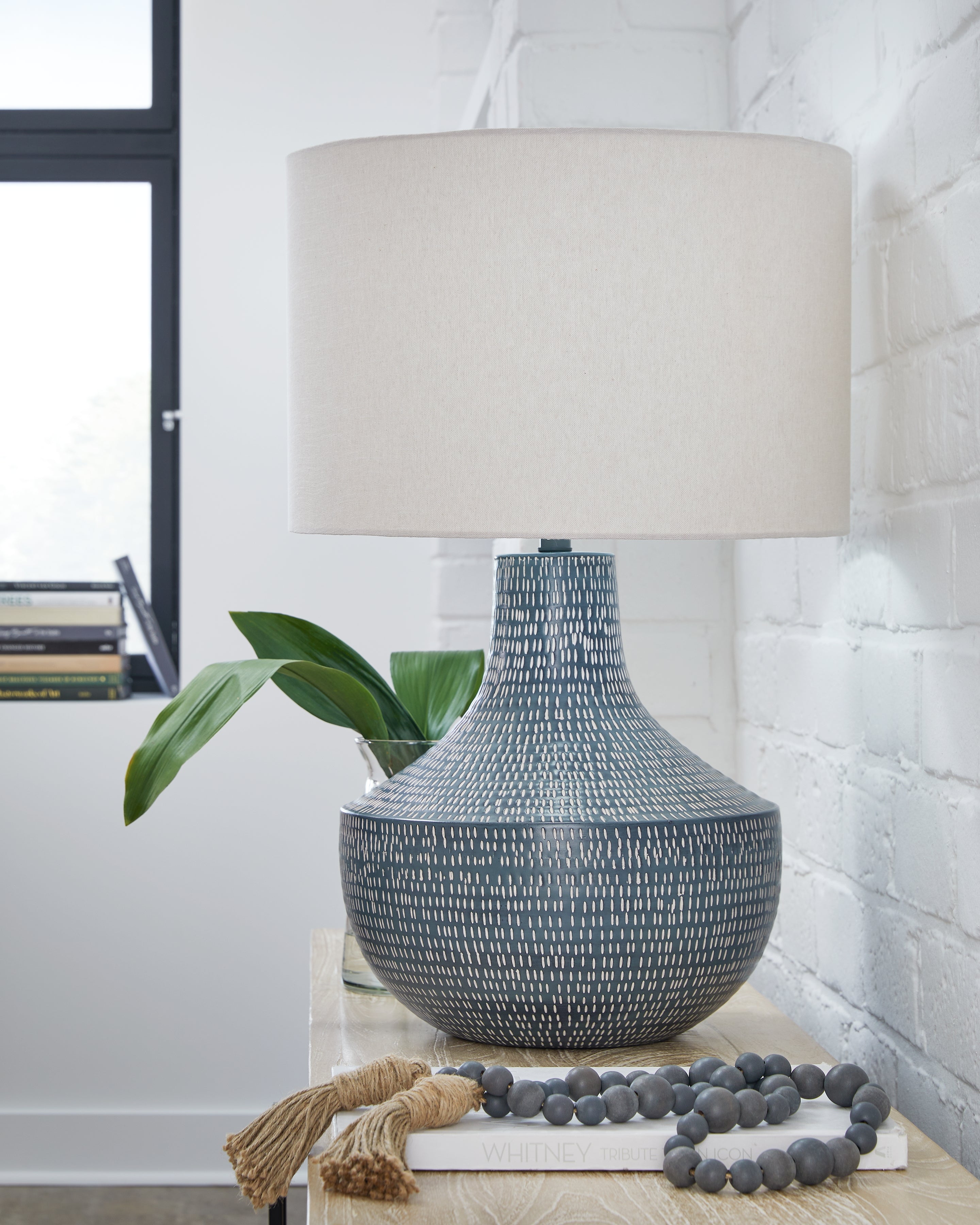 Best Deals Furniture - Ashley Furniture - Schylarmont Table Lamp - Metal Table Lamp (1/CN) - L207474