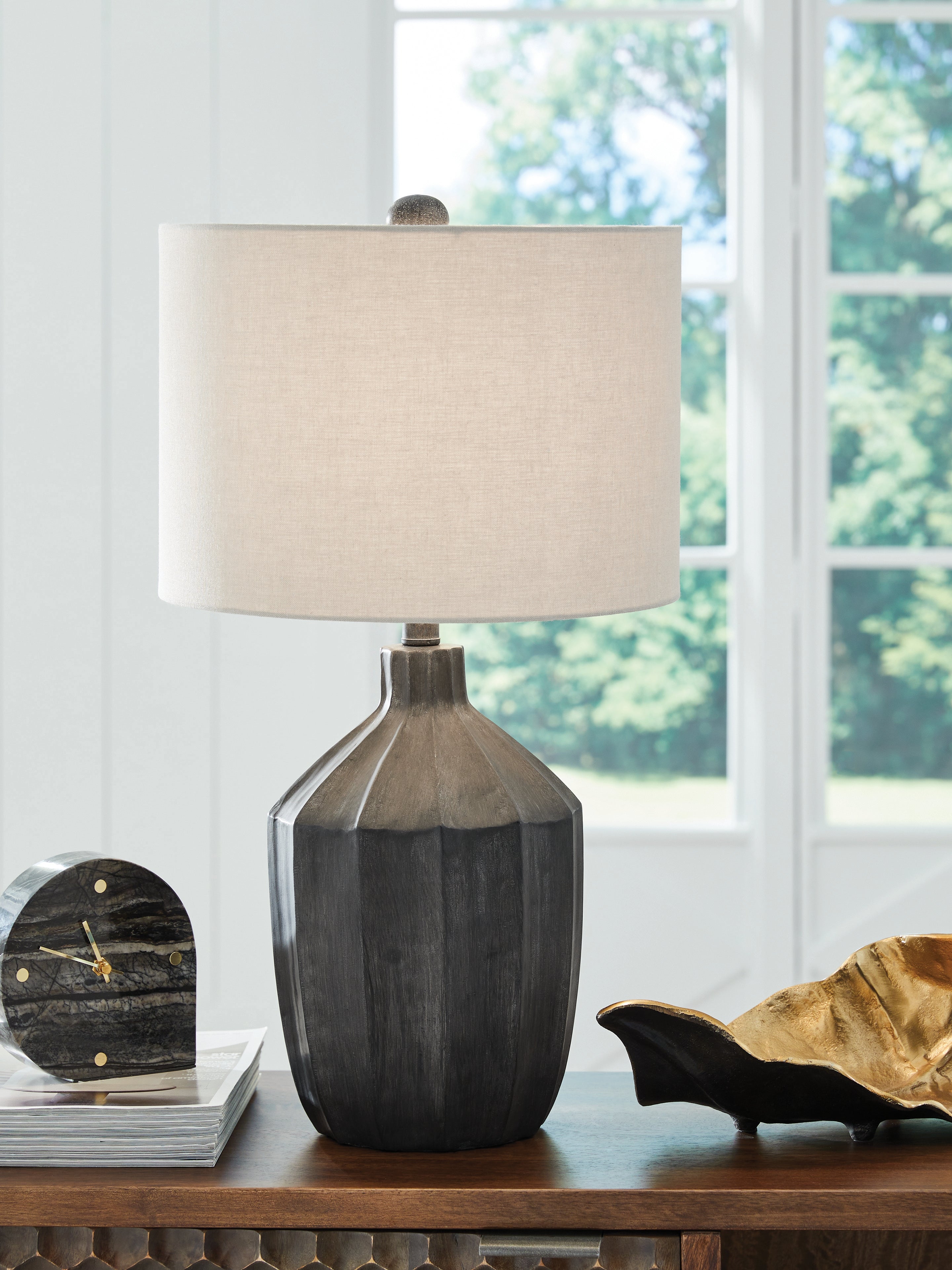 Best Deals Furniture - Ashley Furniture - Jilton Table Lamp - Poly Table Lamp (1/CN) - L235844