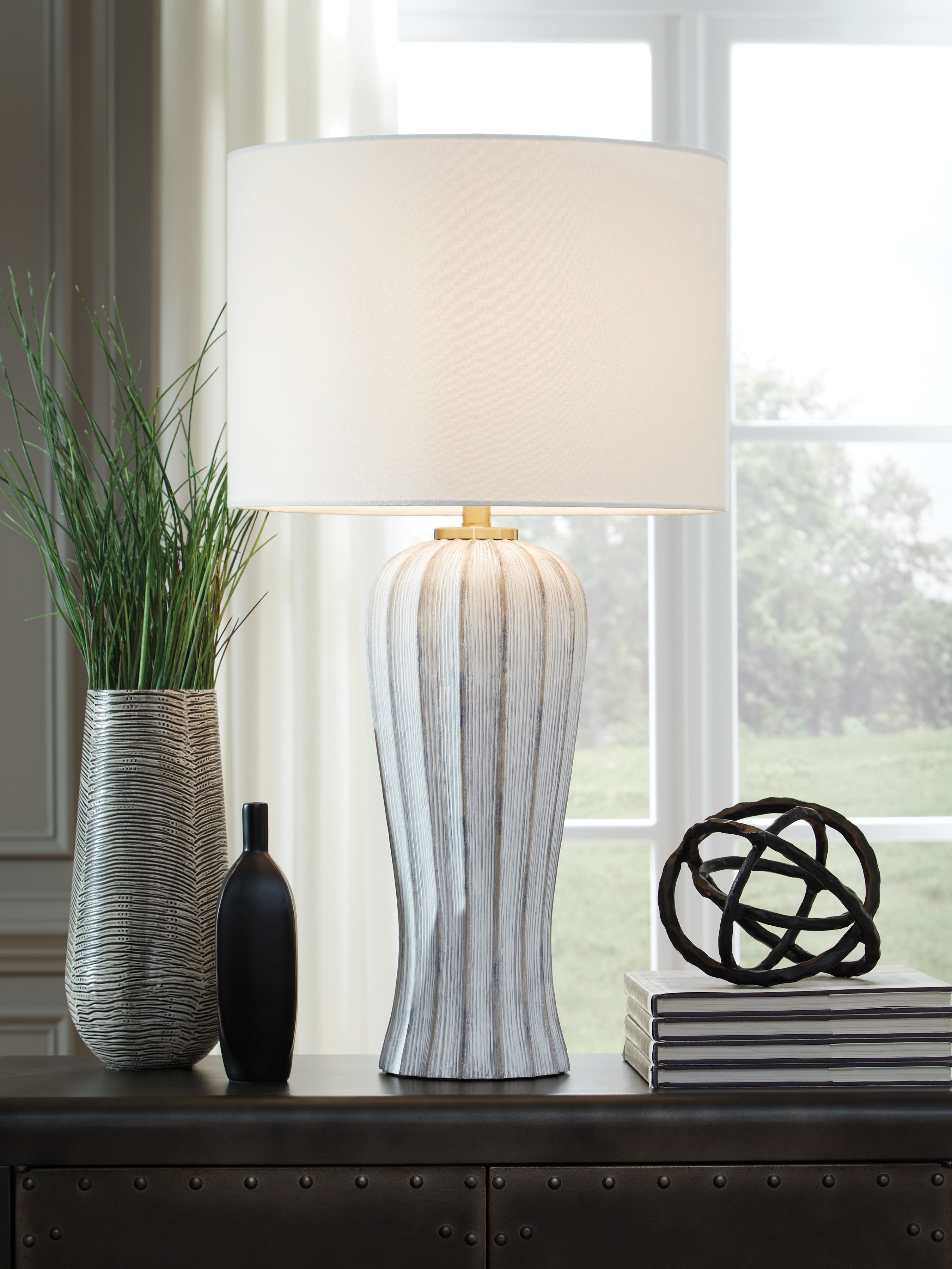 Best Deals Furniture - Ashley Furniture - Lanwell Table Lamp - Poly Table Lamp (1/CN) - L235894