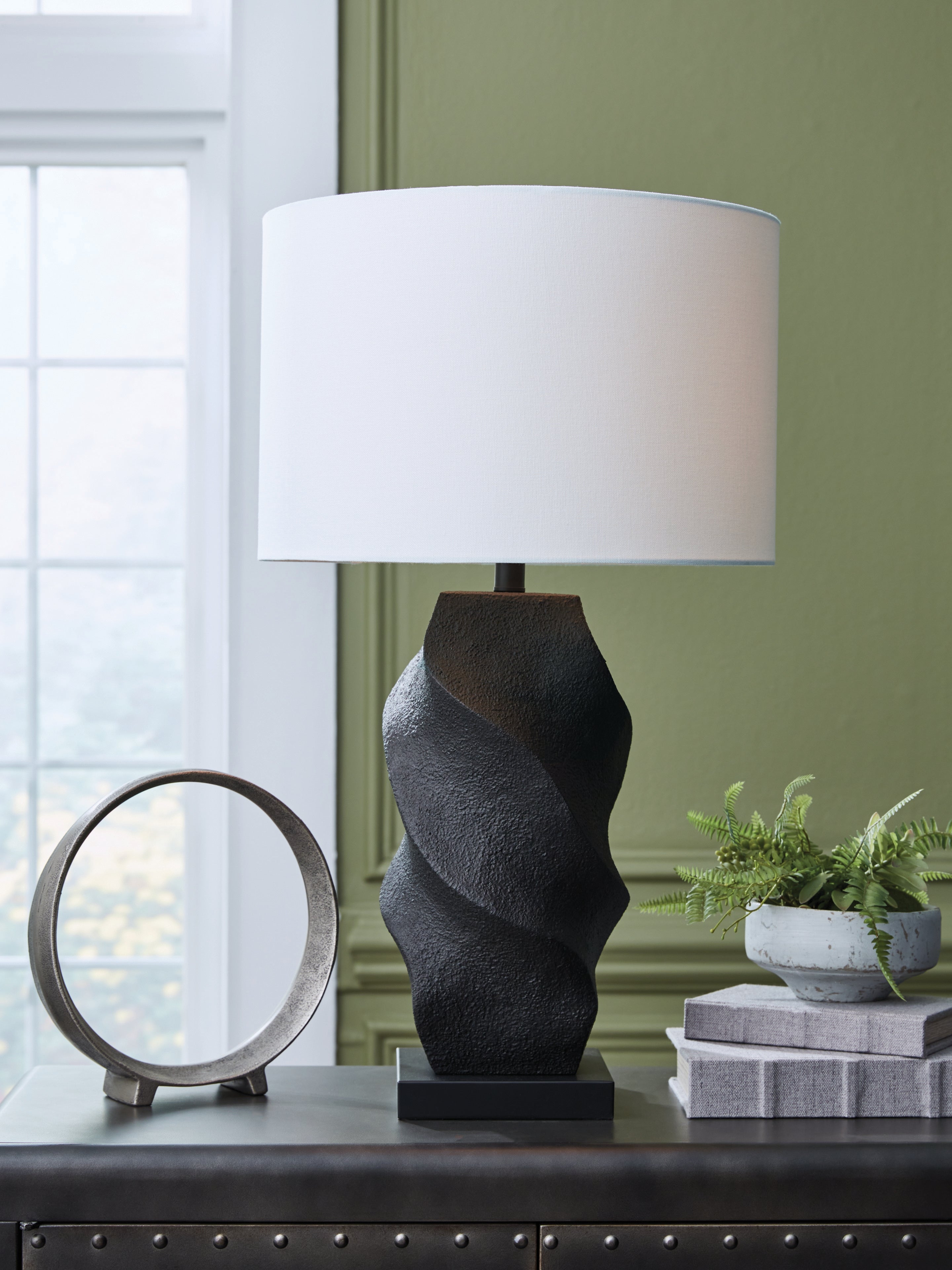 Best Deals Furniture - Ashley Furniture - Amillion Table Lamp - Poly Table Lamp (1/CN) - L235904