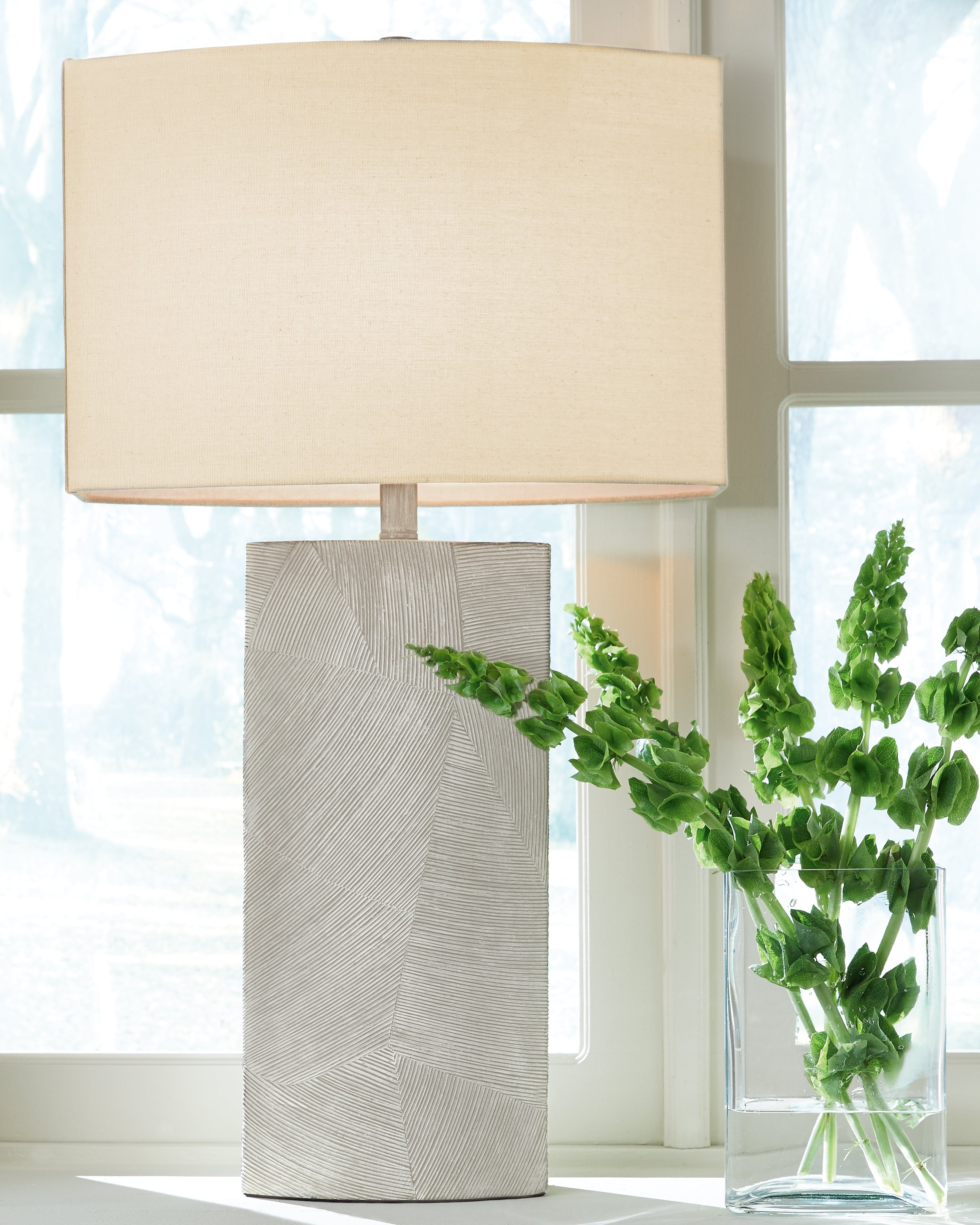 Best Deals Furniture - Ashley Furniture - Bradard Table Lamp - Poly Table Lamp (1/CN) - L243264