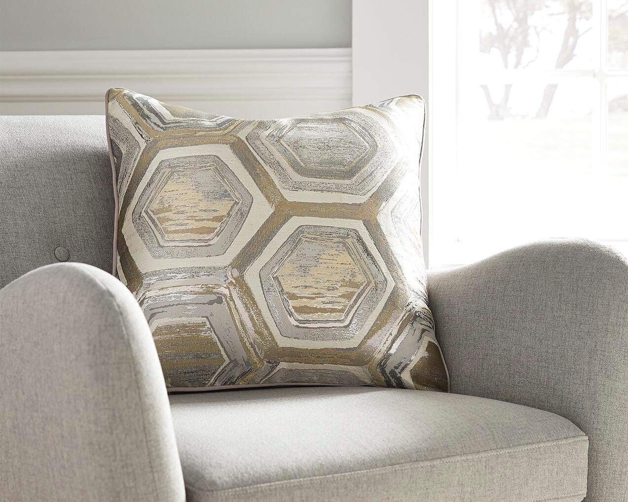 Best Deals Furniture - Ashley Furniture - Meiling Pillow - Pillow - A1000480P