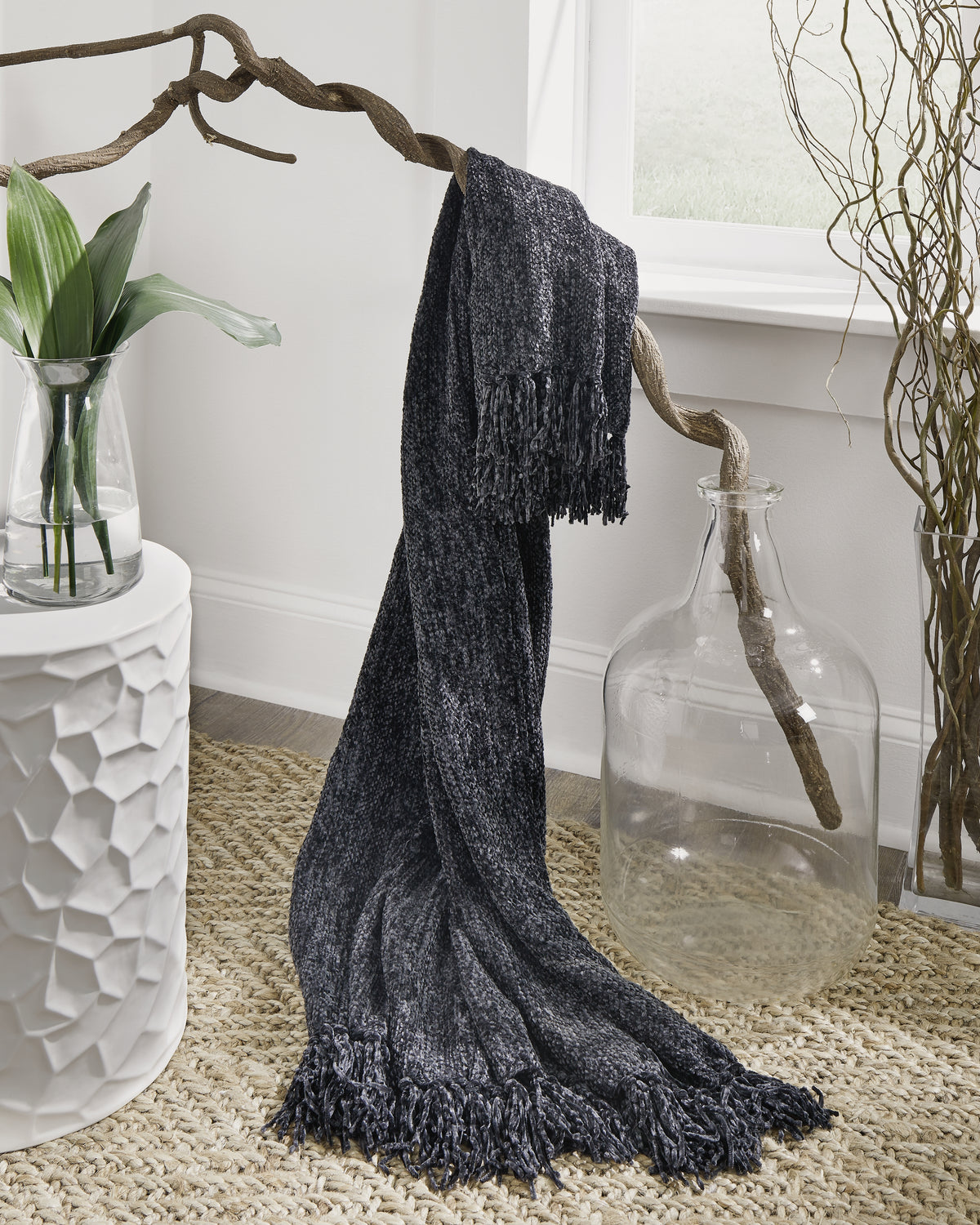 Best Deals Furniture - Ashley Furniture - Tamish Throw (Set of 3) - Throw (3/CS) / Black - A1001027