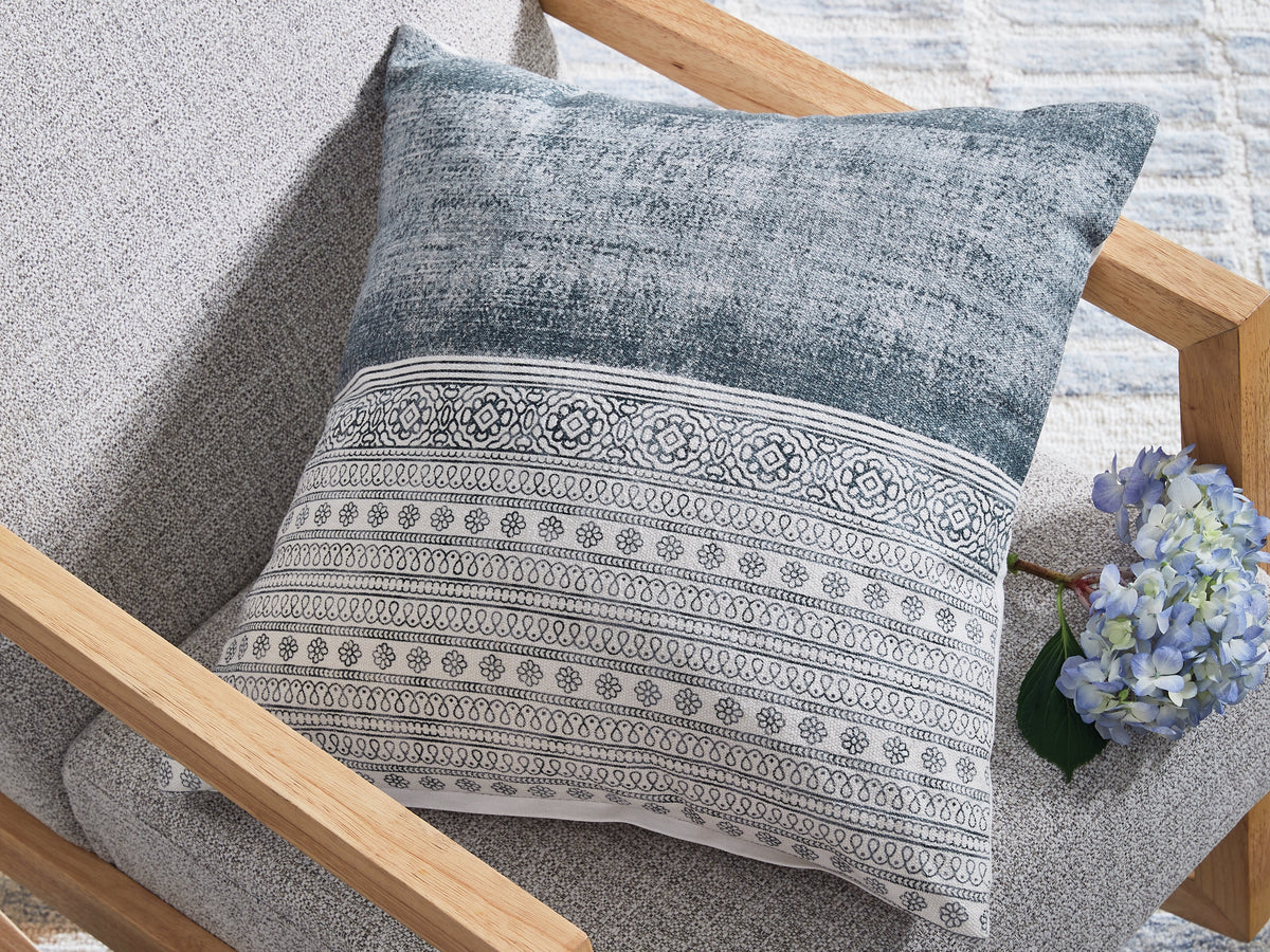 Best Deals Furniture - Ashley Furniture - Harperville Pillow (Set of 4) - Pillow (4/CS) / Blue/White - A1001127