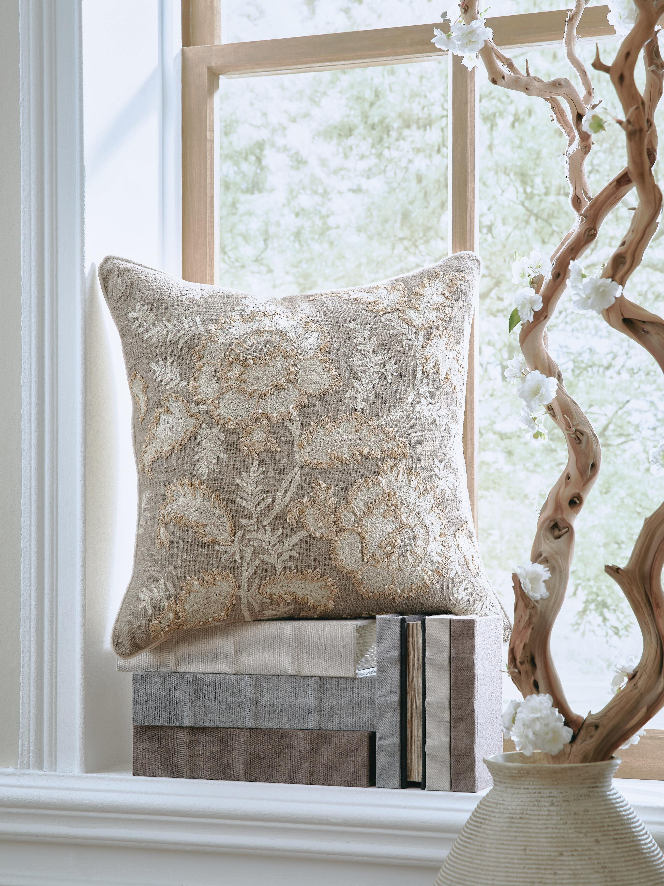 Best Deals Furniture - Ashley Furniture - Viveka Pillow - Pillow - A1001146P