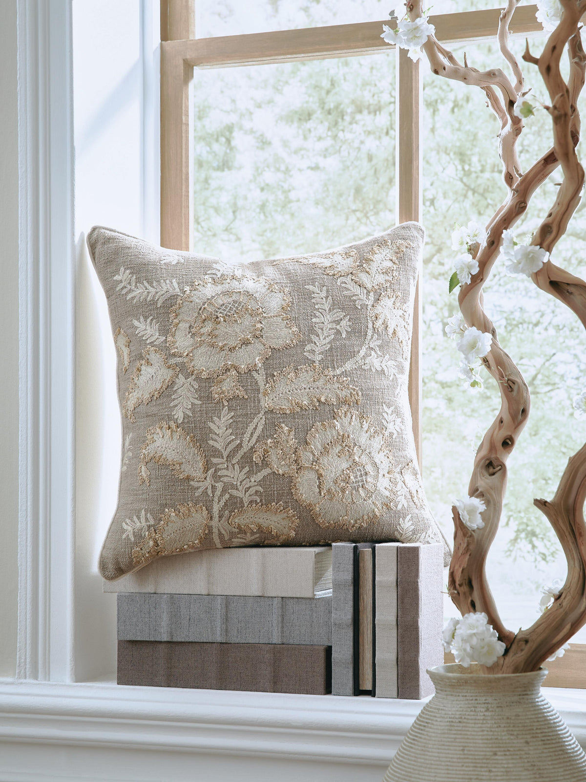 Best Deals Furniture - Ashley Furniture - Viveka Pillow - Pillow - A1001146P