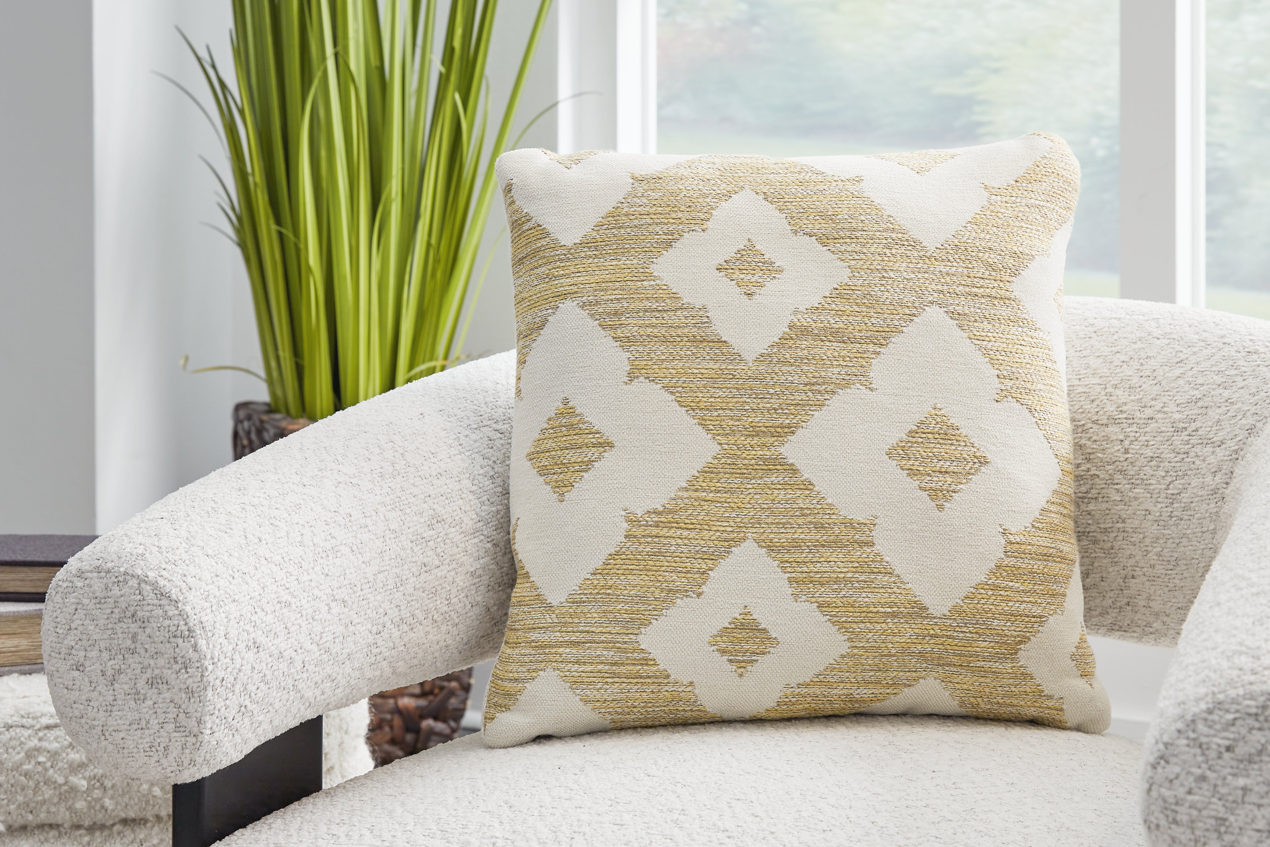 Best Deals Furniture - Ashley Furniture - Brockner Next-Gen Nuvella Pillow (Set of 4) - Pillow (4/CS) / Brown/Yellow - A1900009