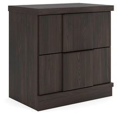 Shaehartin Nightstand