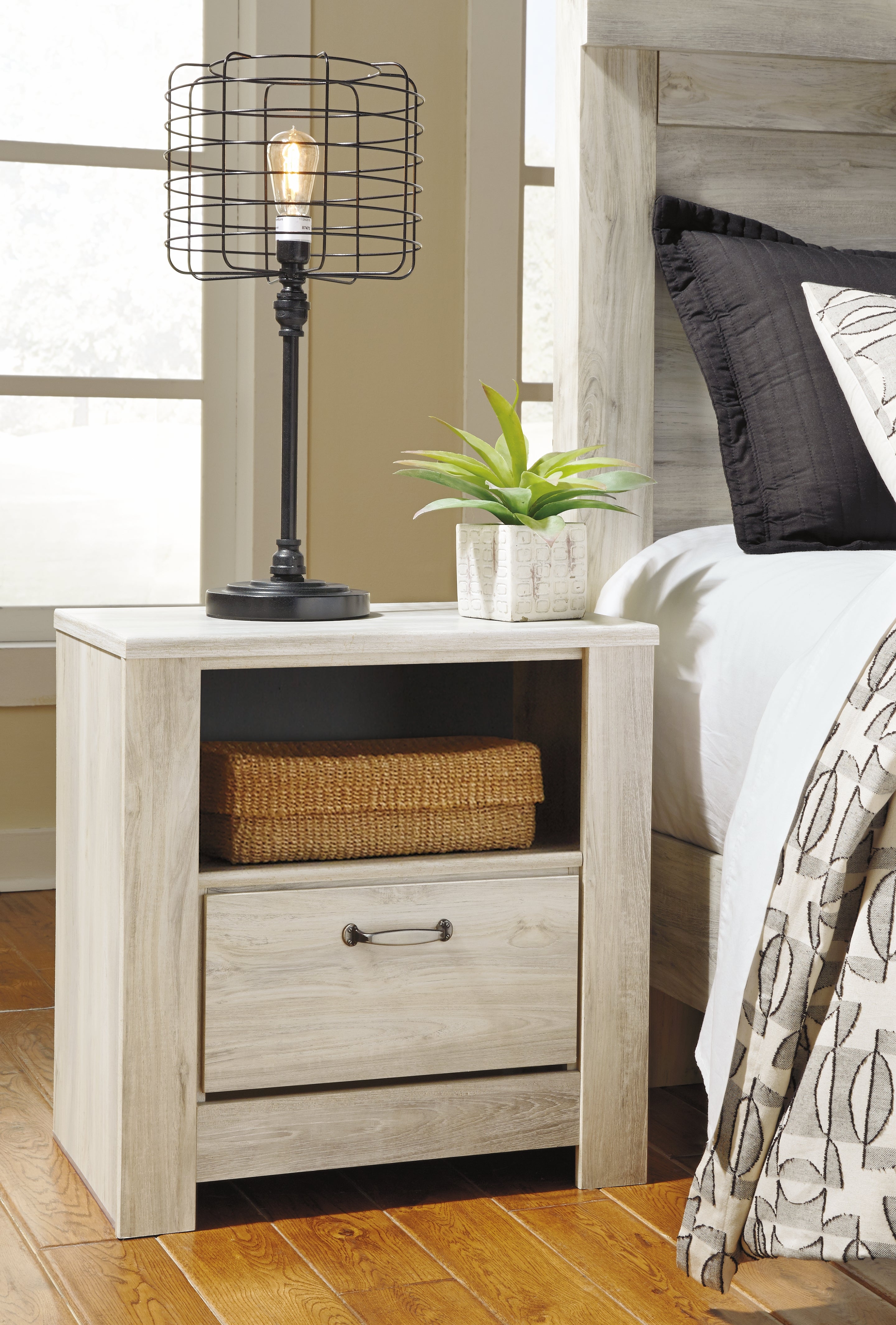 Bellaby Queen Crossbuck Panel Bed