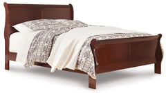 Alisdair Queen Sleigh Bed, Chest and 2 Nightstands