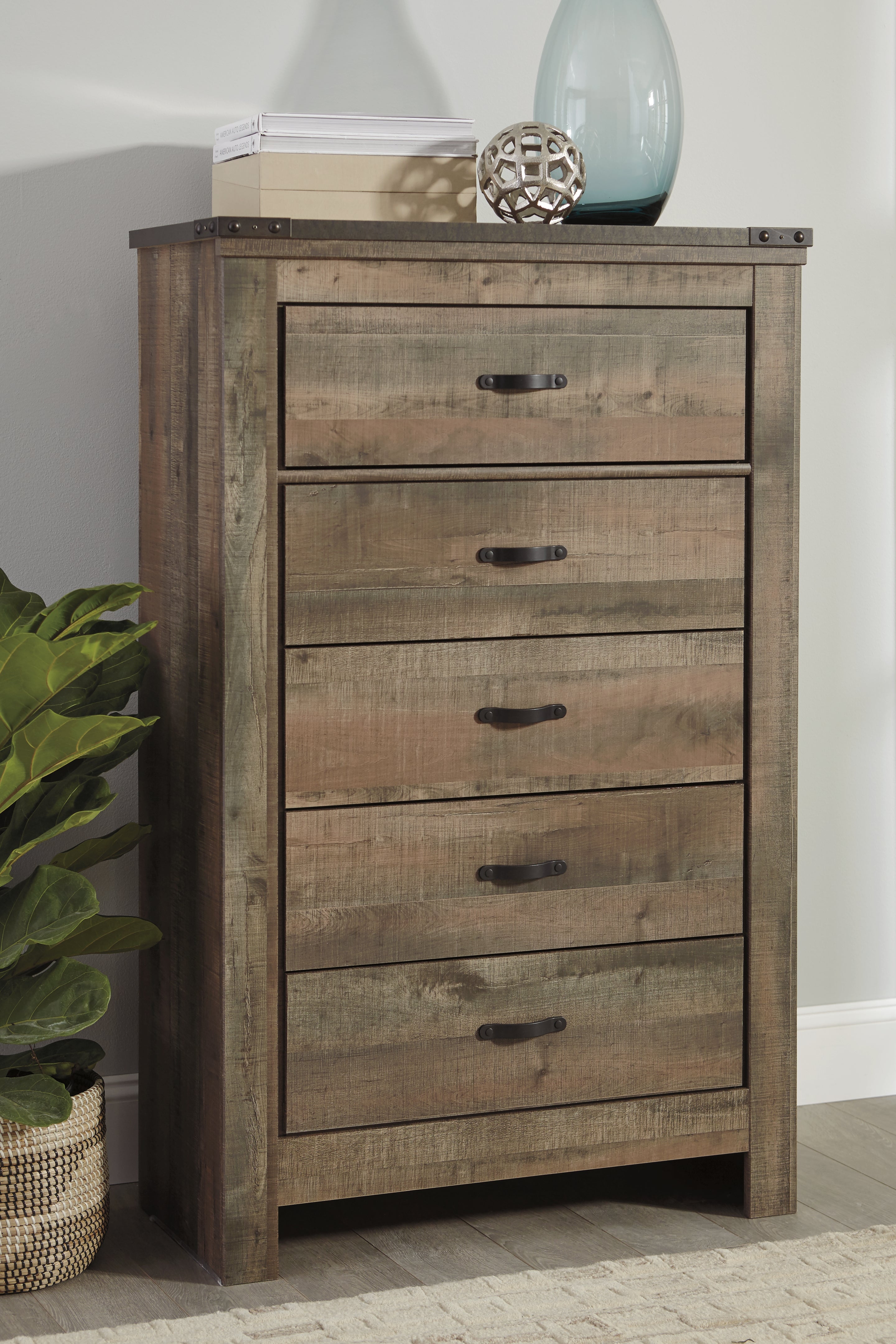 Trinell Queen Panel Bed