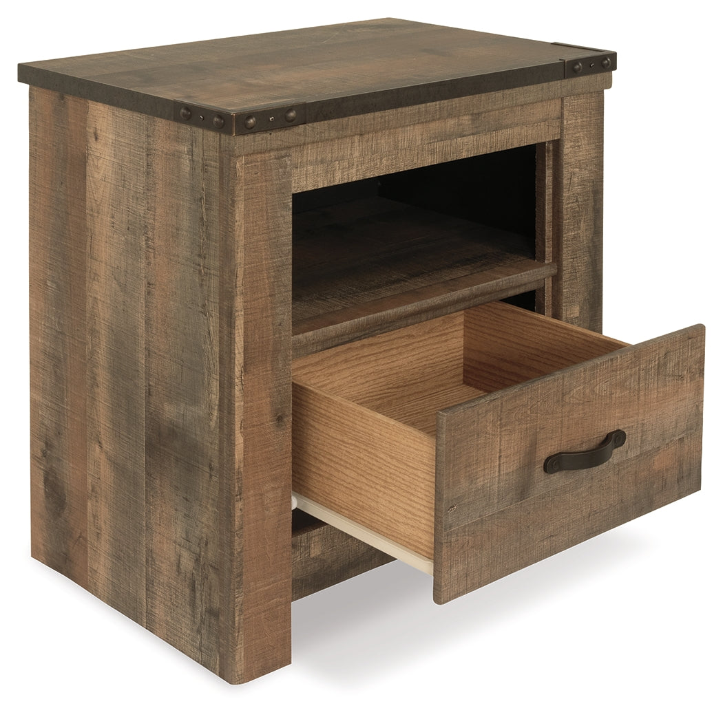 Trinell Queen Poster Bed