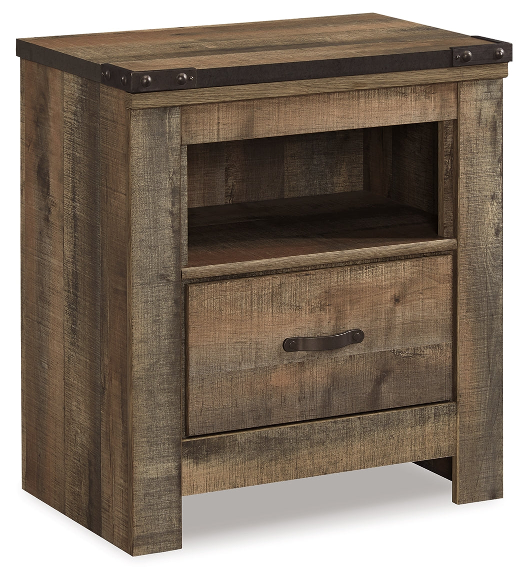 Trinell Queen Poster Bed