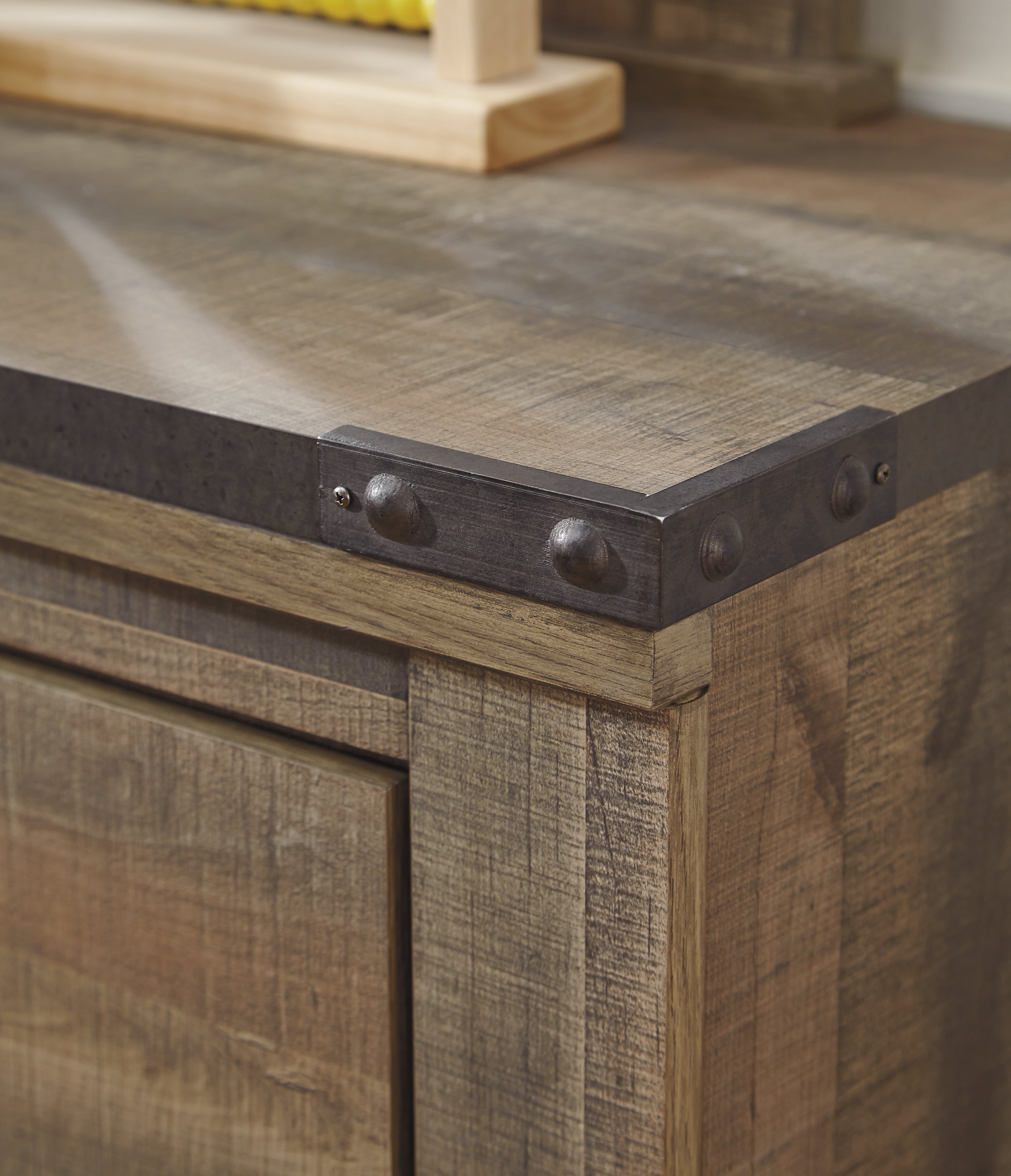 Trinell Queen Panel Bed