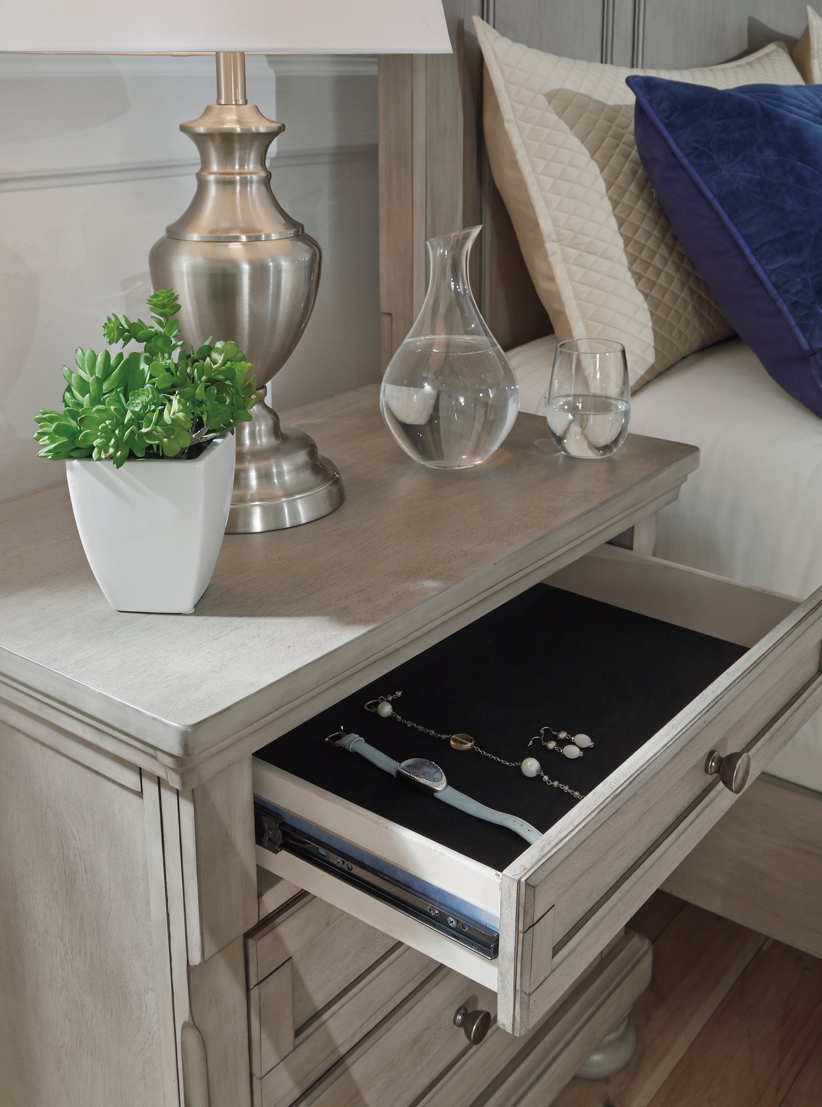 Lettner Queen Panel Storage Bed