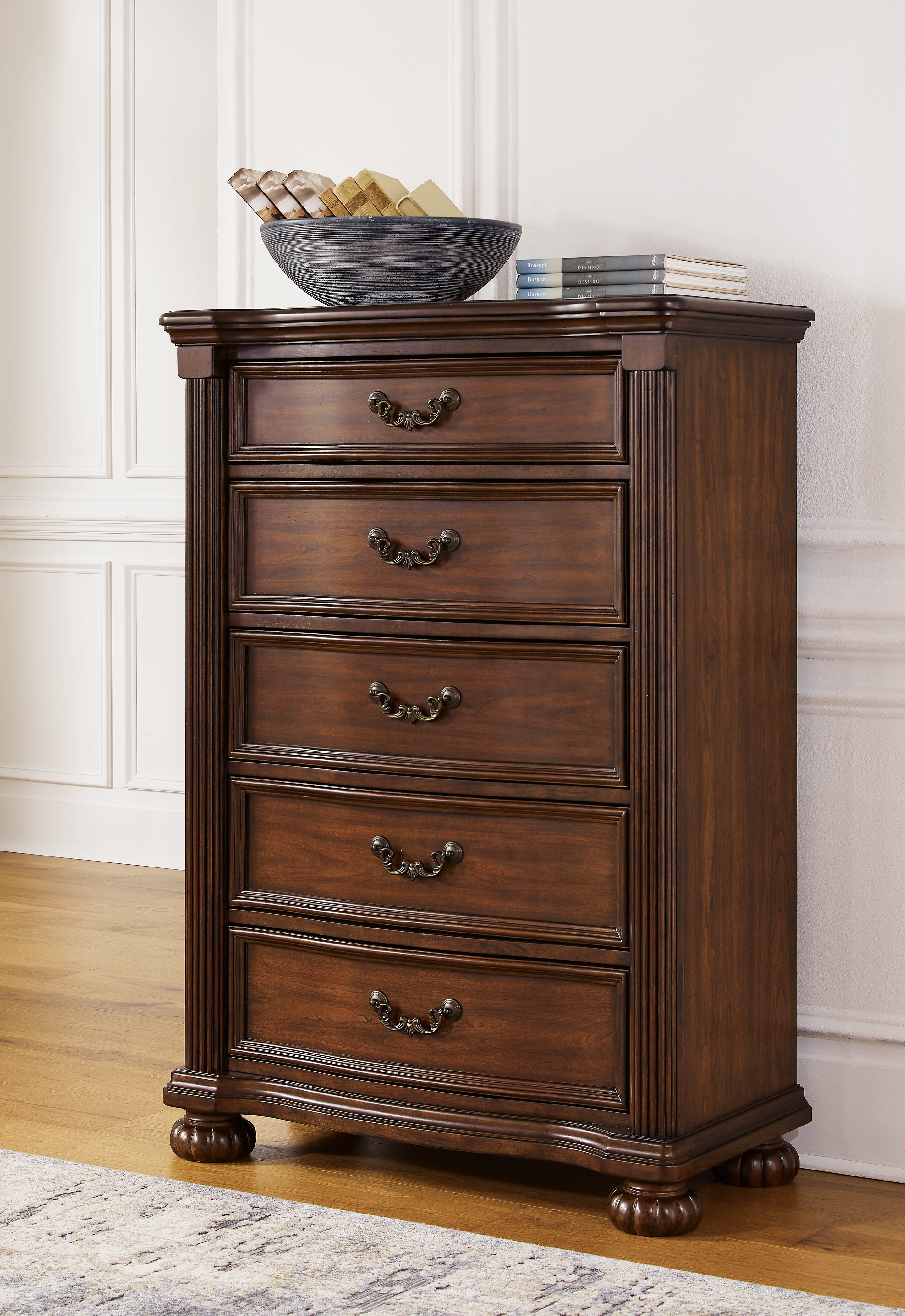 Lavinton Queen Poster Bed