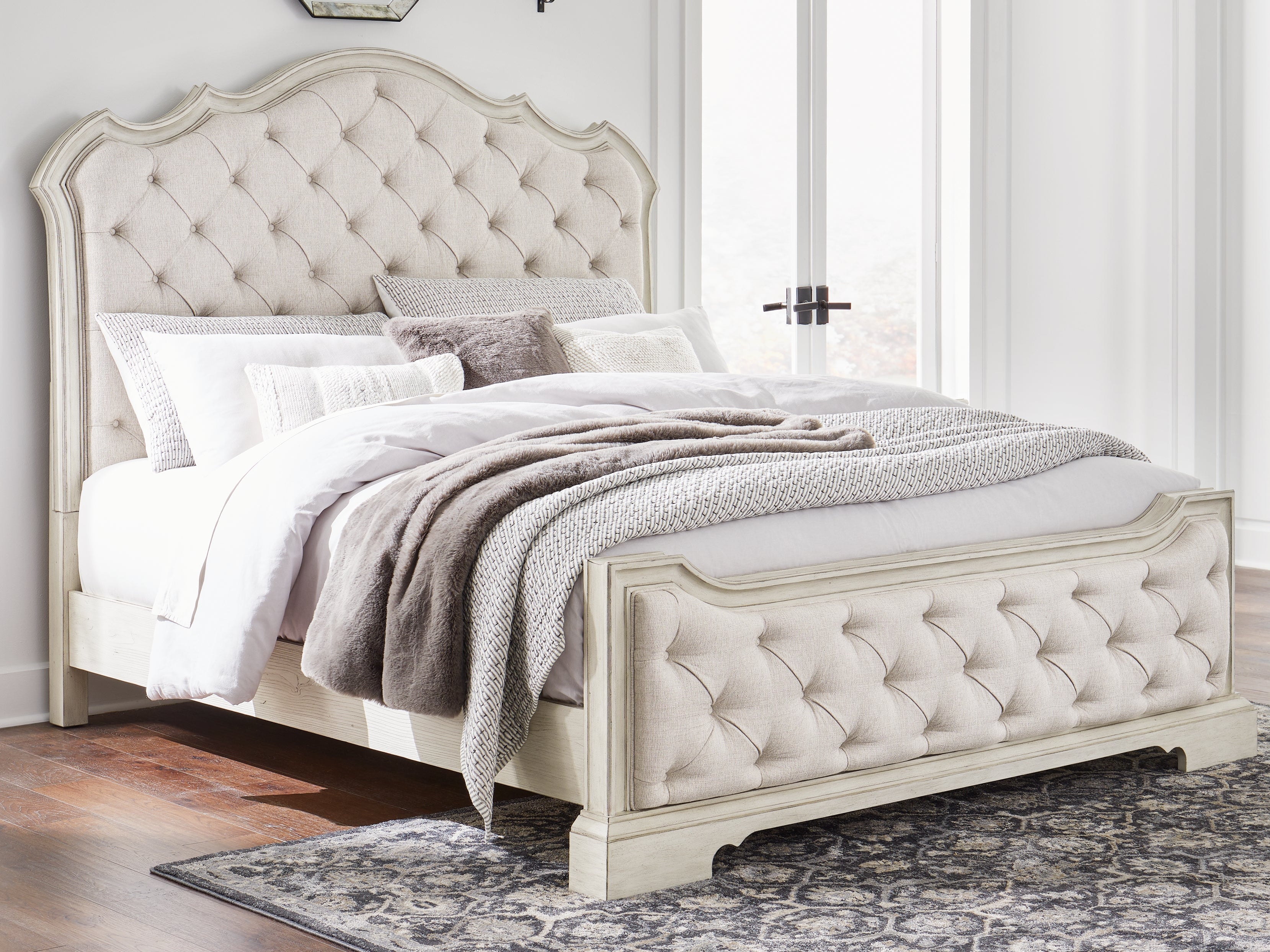 Best Deals Furniture - Ashley Furniture - Arlendyne California King Upholstered Bed - California King Upholstered Bed / Antique White - B980B5