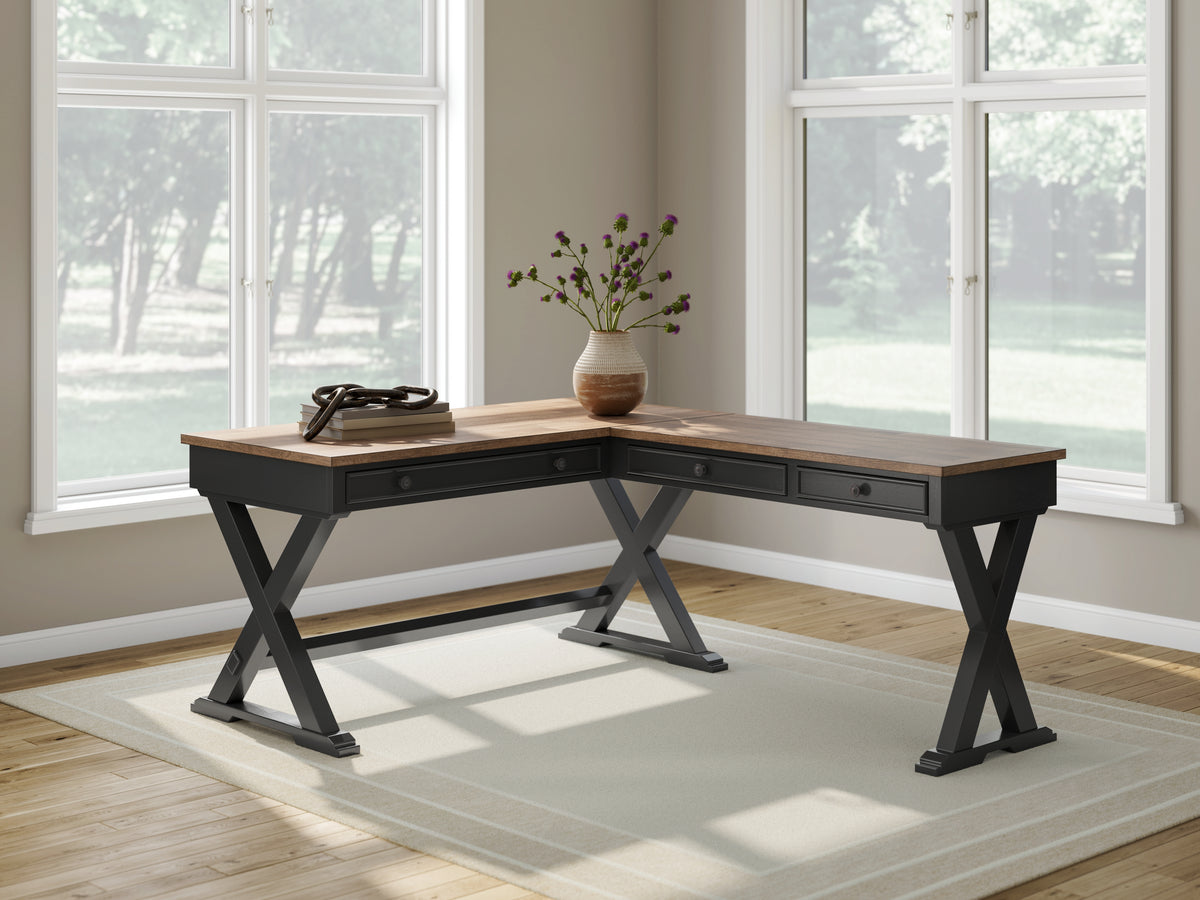Best Deals Furniture - Ashley Furniture - Wildenauer Home Office Desk - Home Office Desk / Brown/Black - H664H2