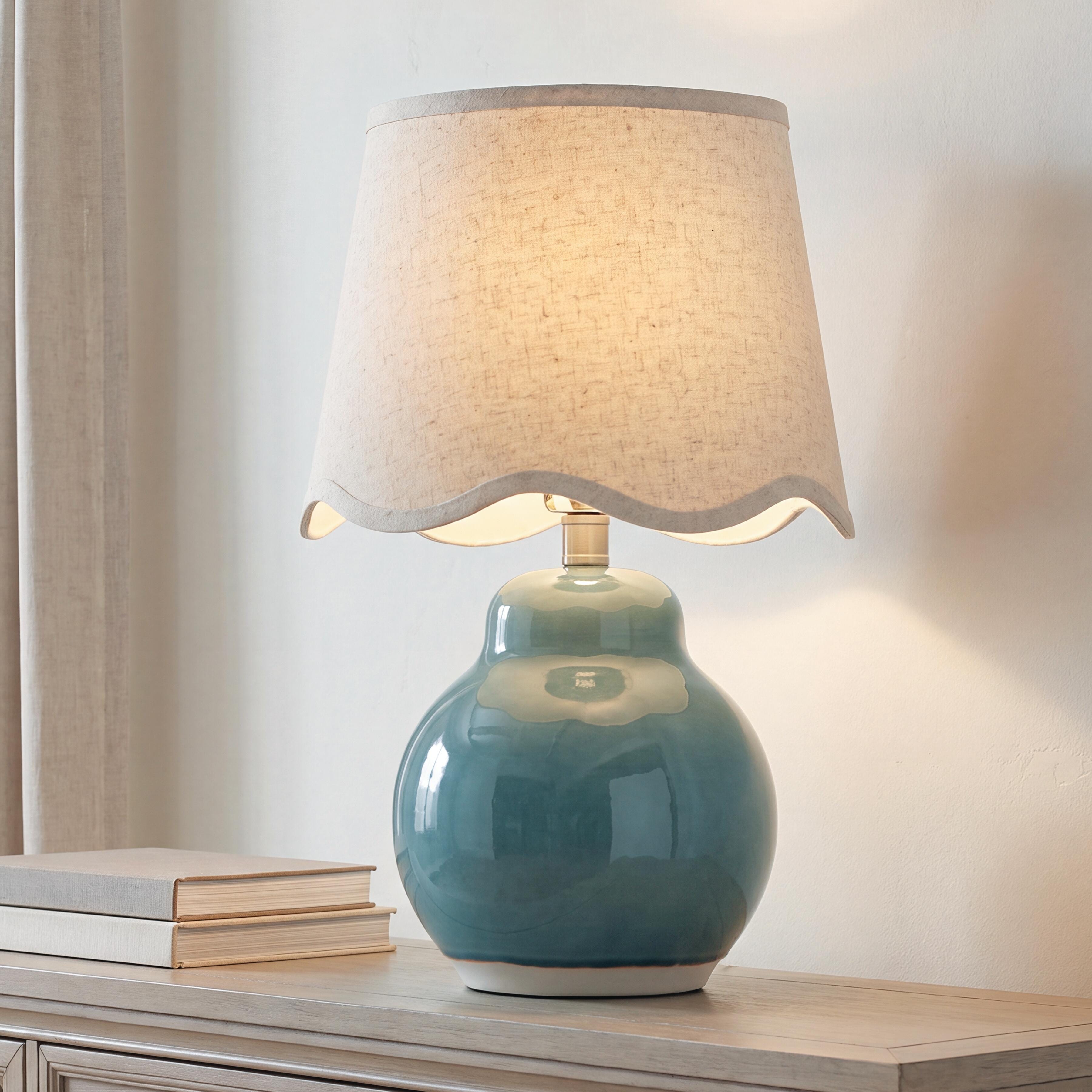 Best Deals Furniture - Ashley Furniture - Byronburg Table Lamp - Ceramic Table Lamp (1/CN) - L180224