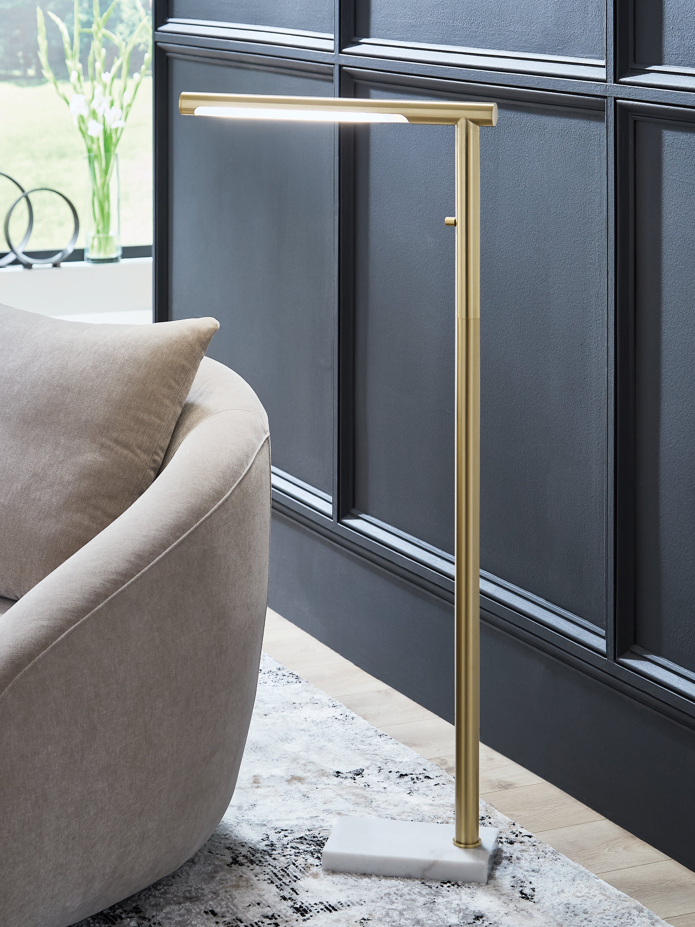 Best Deals Furniture - Ashley Furniture - Santiford Floor Lamp - Metal Floor Lamp (1/CN) - L206121