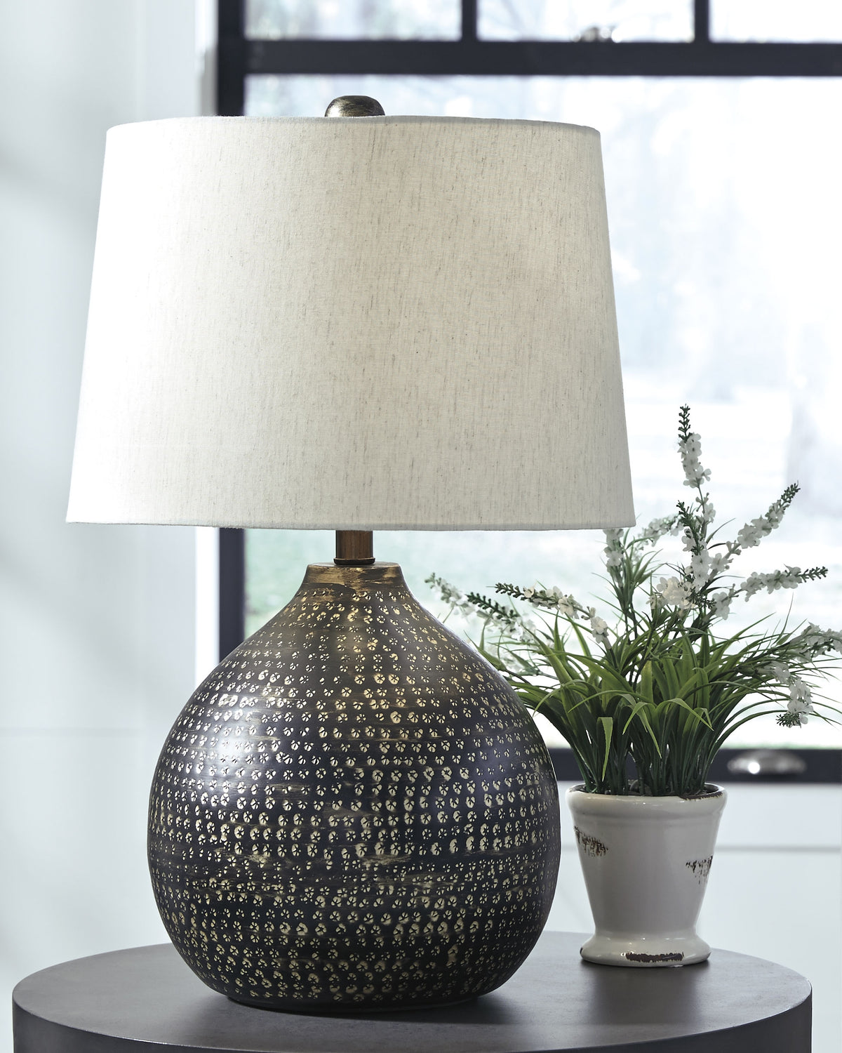 Best Deals Furniture - Ashley Furniture - Maire Table Lamp (Set of 2) - Table Lamp (Set of 2) / Black/Gold Finish - L207294X2