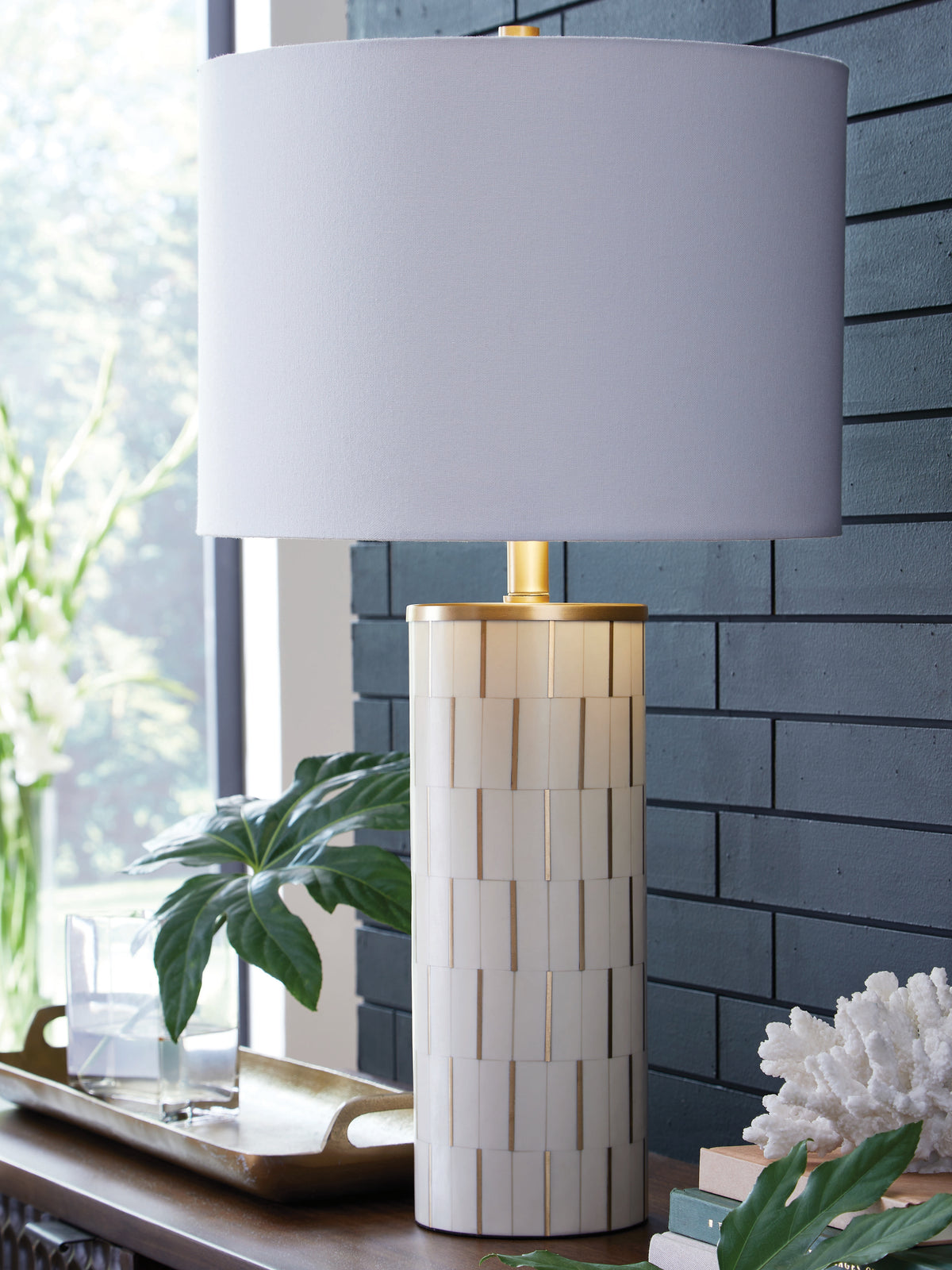 Best Deals Furniture - Ashley Furniture - Faridworth Table Lamp - Poly Table Lamp (1/CN) - L235954