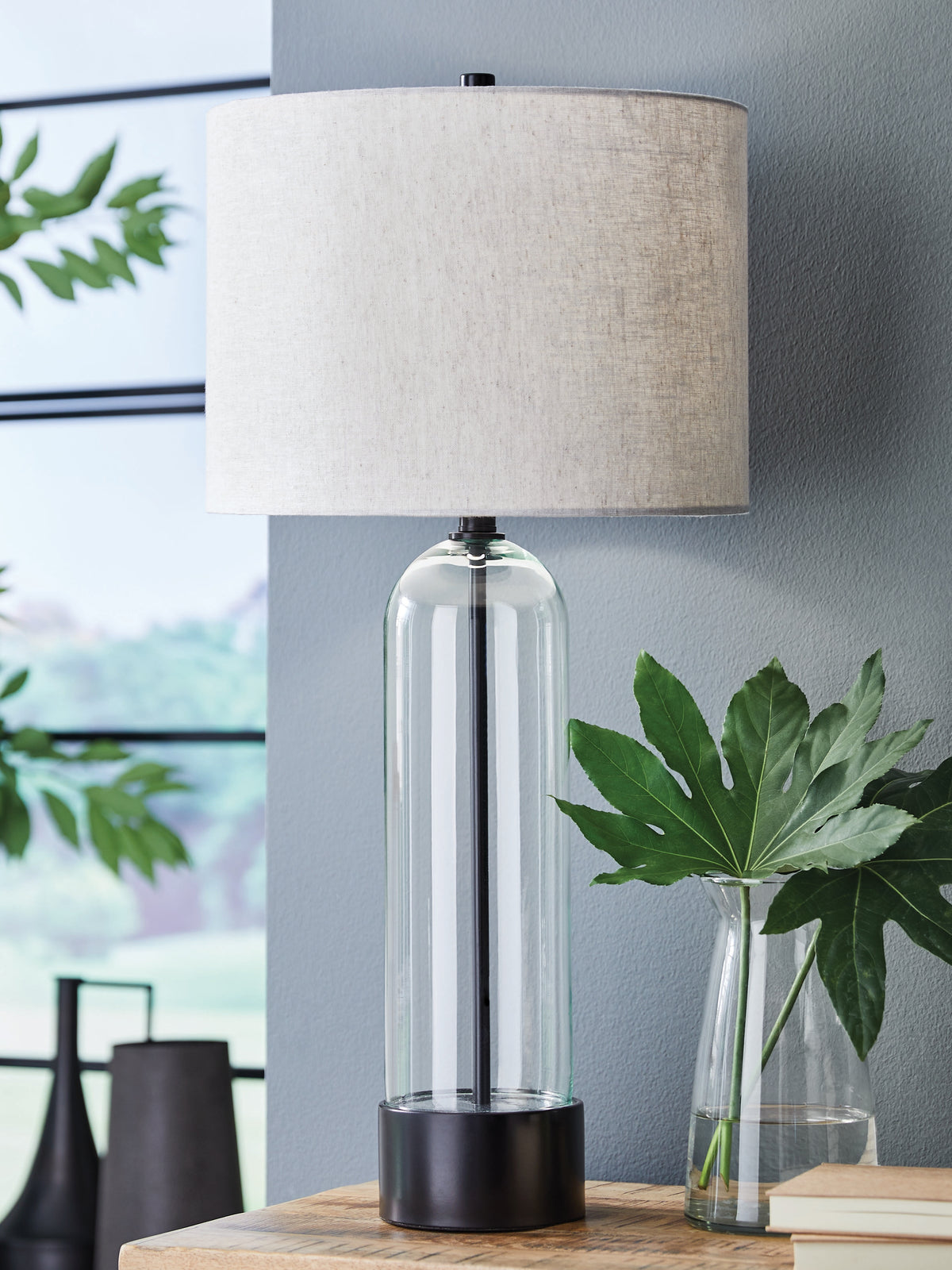 Best Deals Furniture - Ashley Furniture - Kerrbrook Table Lamp - Glass Table Lamp (1/CN) - L430944