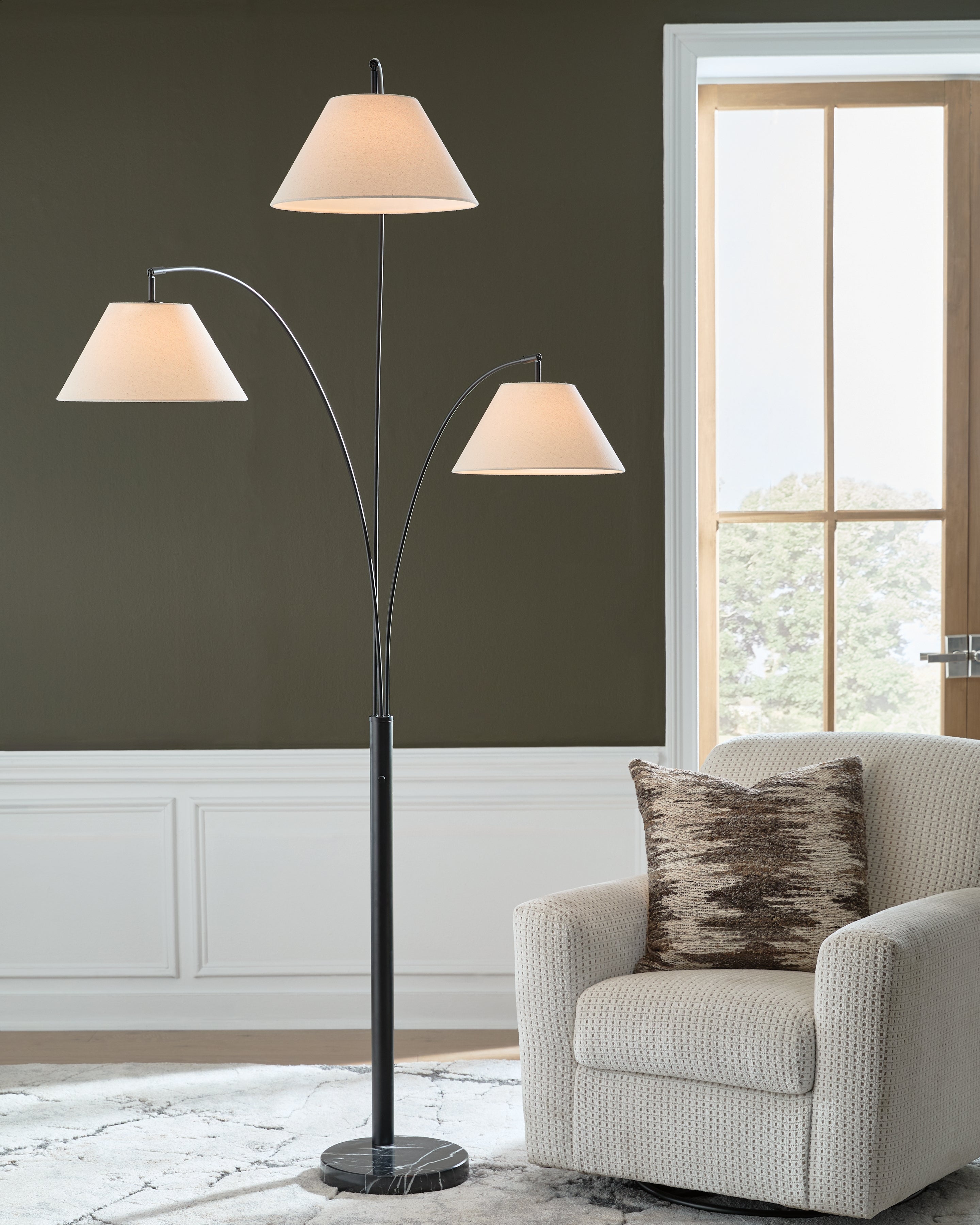 Best Deals Furniture - Ashley Furniture - Gibbswellner Arc Lamp - Metal Arc Lamp (1/CN) - L725159