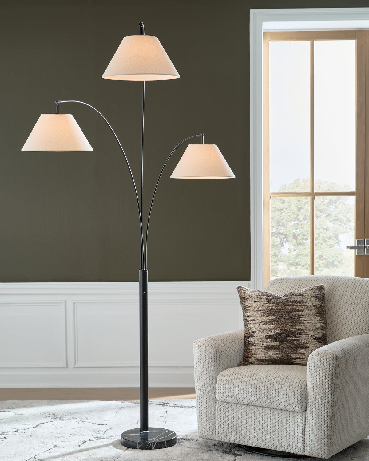 Best Deals Furniture - Ashley Furniture - Gibbswellner Arc Lamp - Metal Arc Lamp (1/CN) - L725159