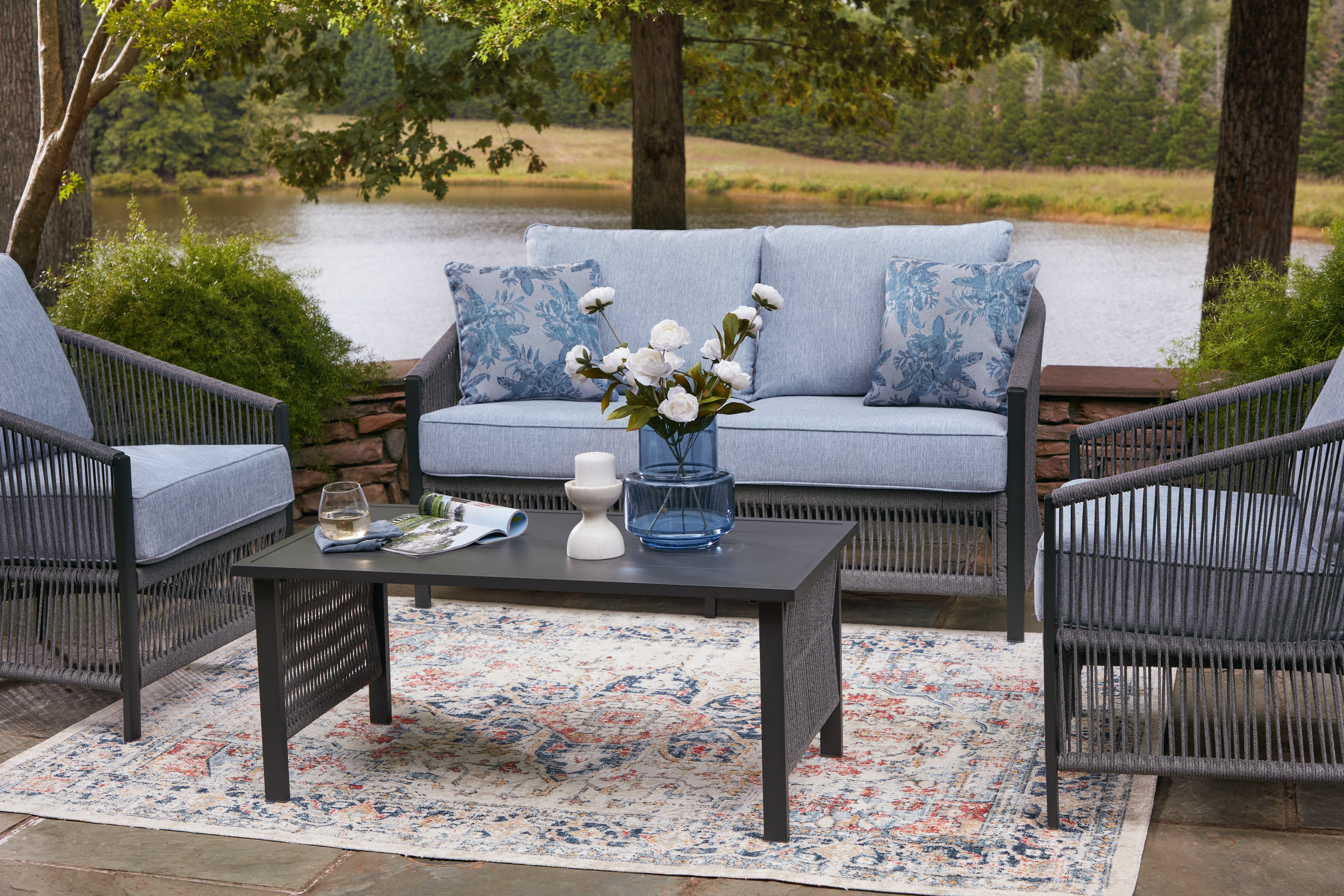 Bridges Beach Outdoor Love/Chairs/Table Set (Set of 4)