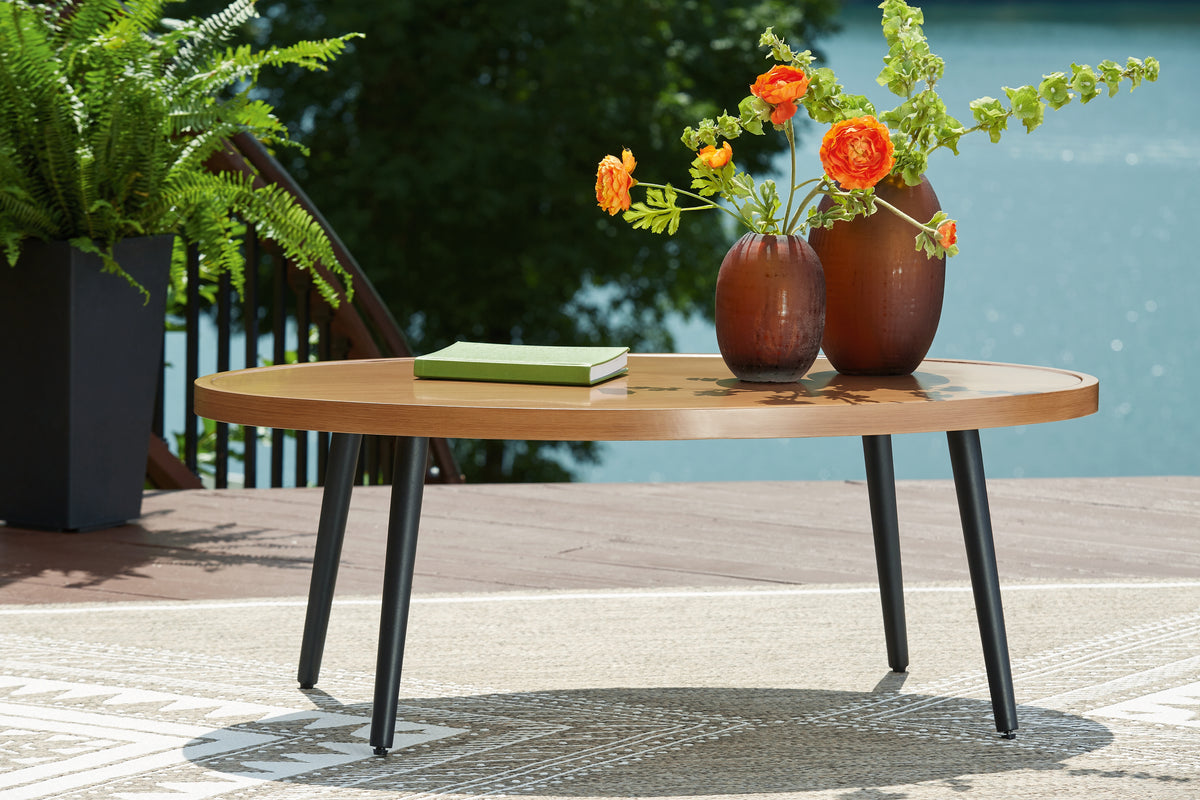 Best Deals Furniture - Ashley Furniture - Horizon Hall Outdoor Coffee Table - Cocktail Table / Two-tone Brown - P572-701