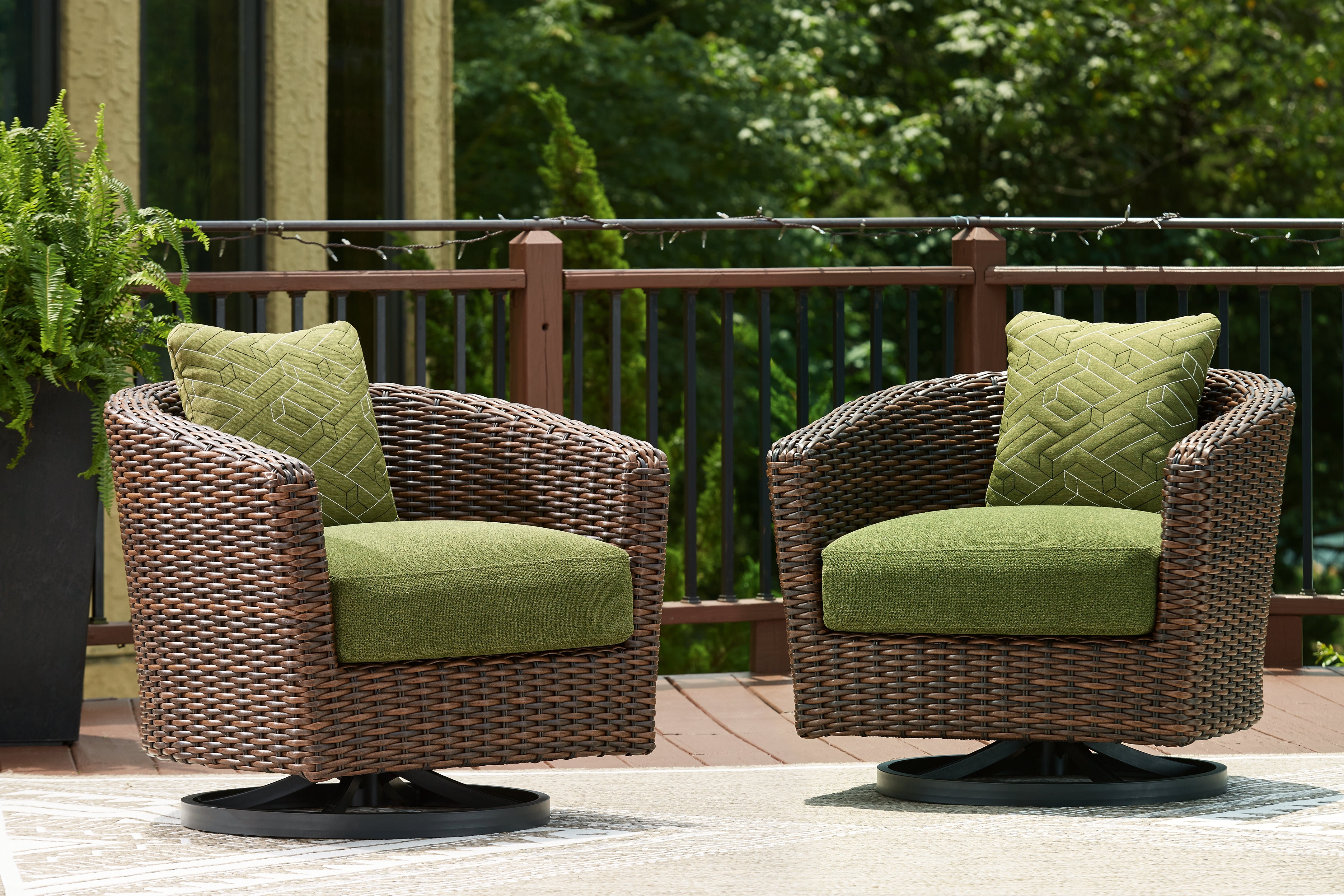 Best Deals Furniture - Ashley Furniture - Horizon Hall Outdoor Swivel Lounge Chair with Cushion - Swivel Lounge w/ Cushion / Brown/Green - P572-821
