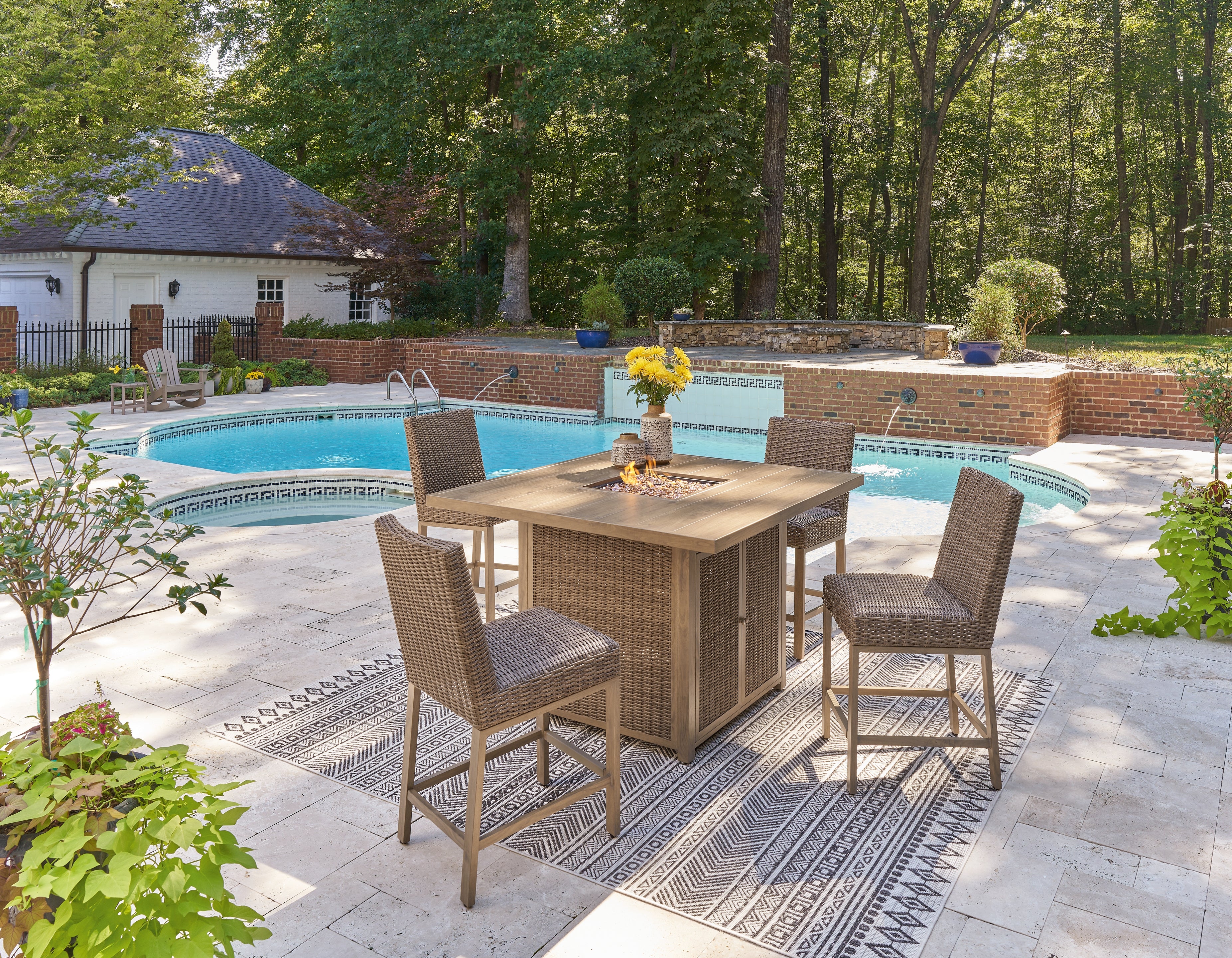 Walton Bridge Outdoor Bar Table and 4 Barstools