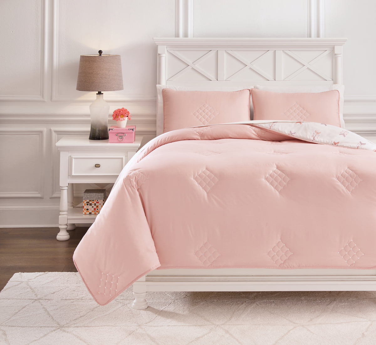 Best Deals Furniture - Ashley Furniture - Lexann Full Comforter Set - Full Comforter Set / Pink/White/Gray - Q901003F