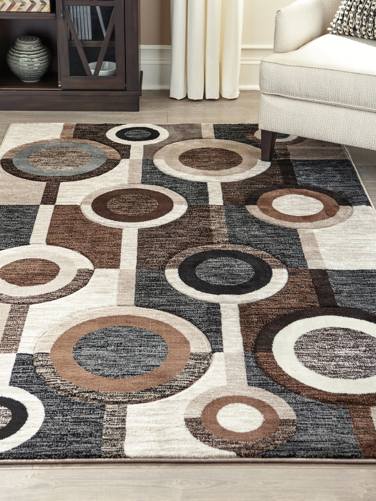 Best Deals Furniture - Ashley Furniture - Guintte 8'2" x 9'6" Rug - 8'2" x 9'6" Rug / Multi - R403971