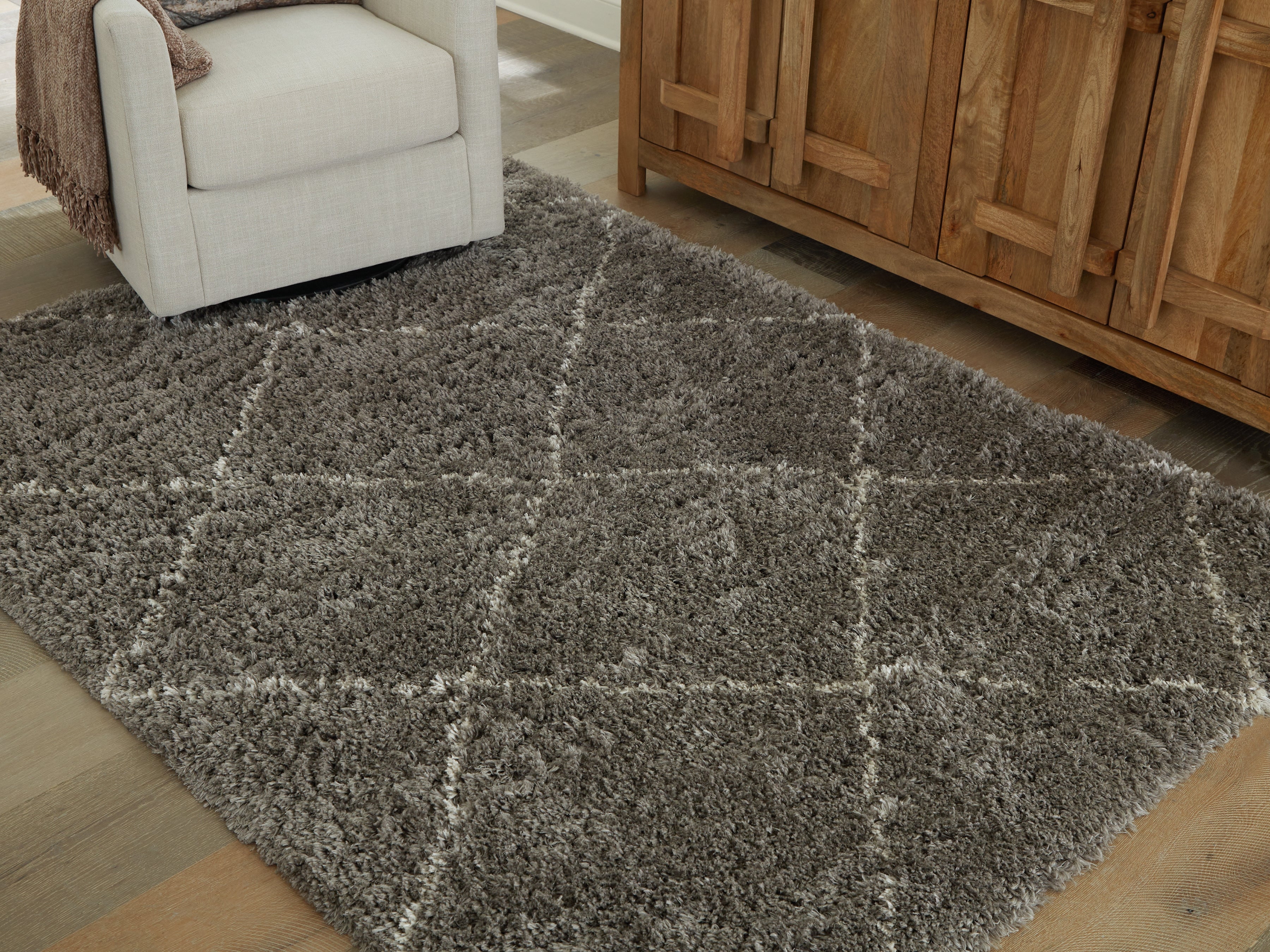 Best Deals Furniture - Ashley Furniture - Wrenlow 8' x 10' Rug - 8' x 10' Rug / Gray/Cream - R407221