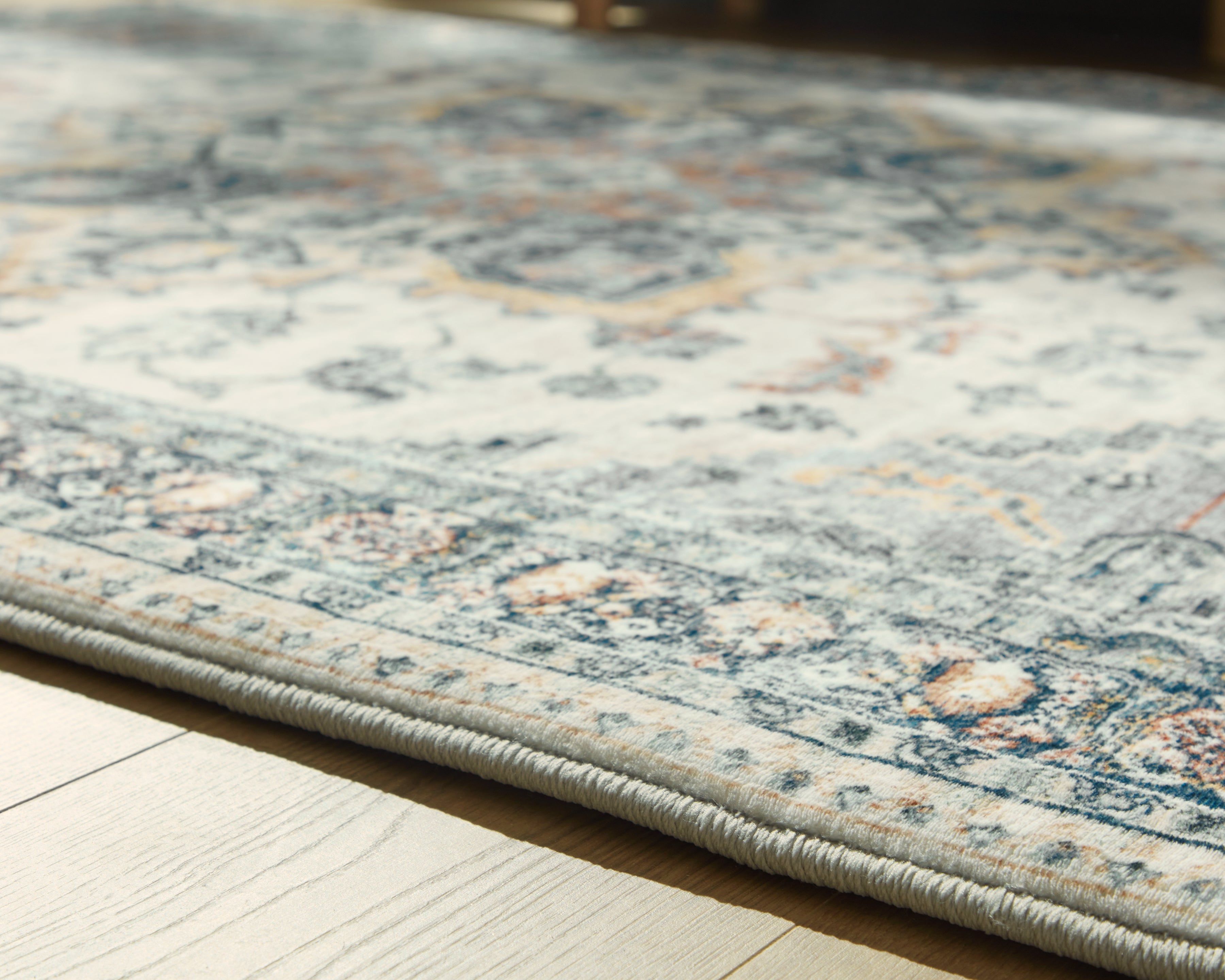 Wallney 5' x 7' Area Rug